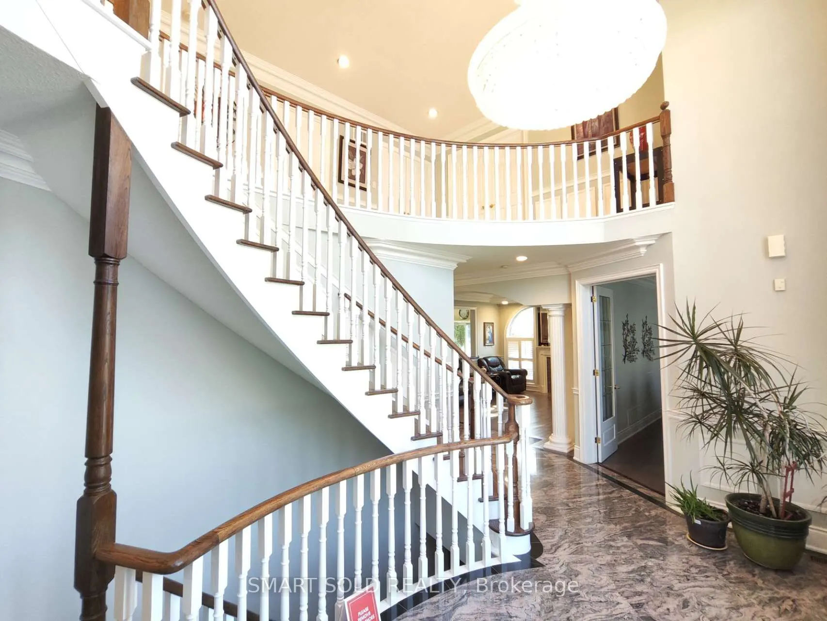 67 Chantilly Crescent