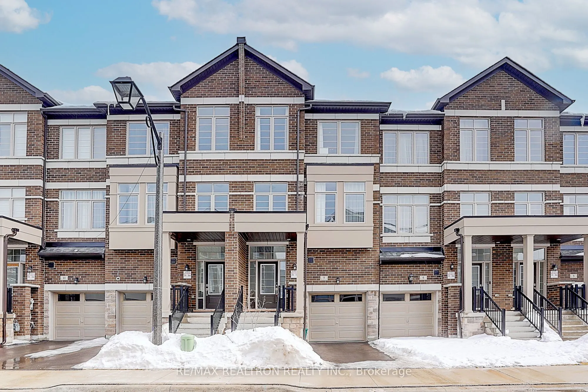 7 Sissons Way