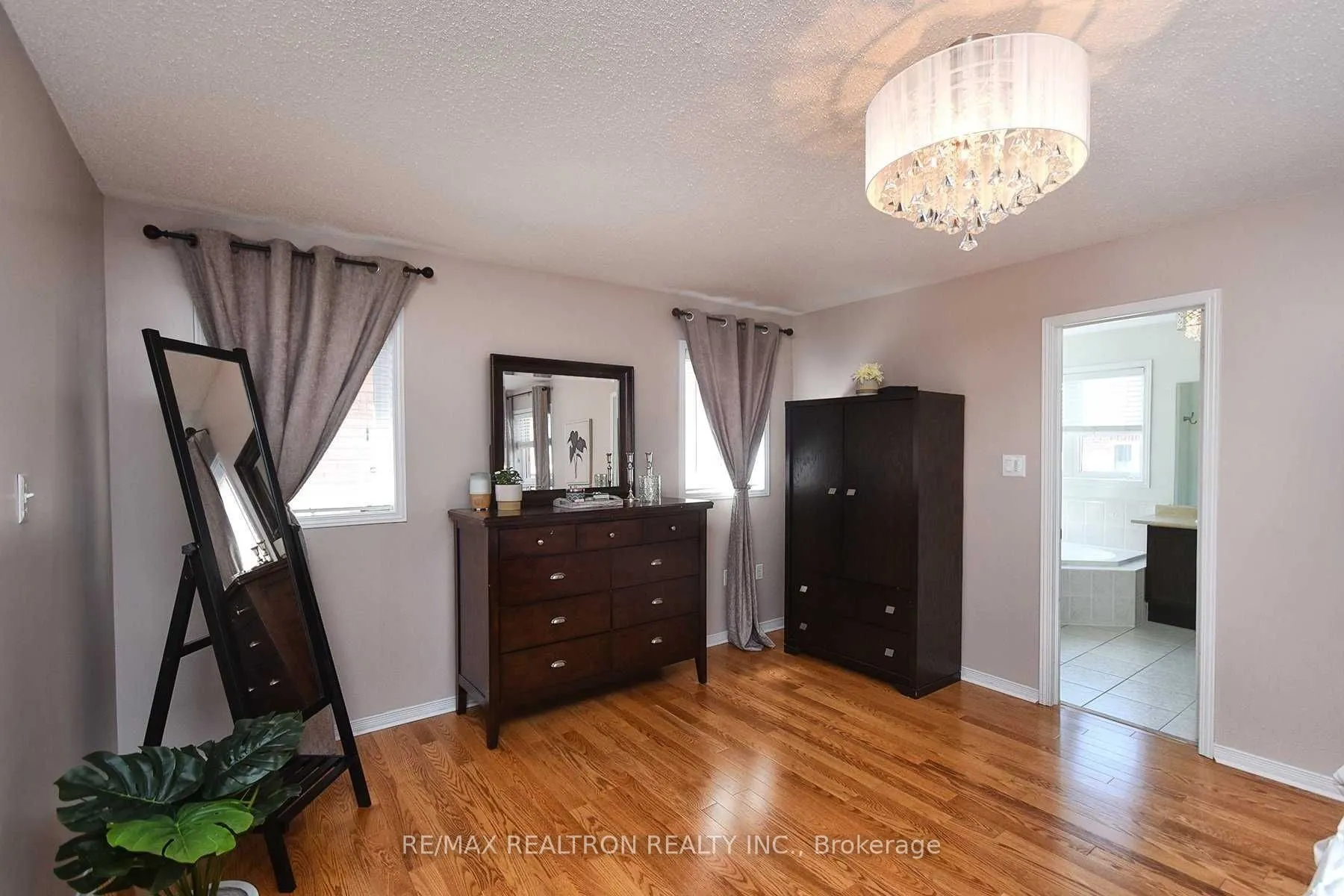 147 Laramie Crescent