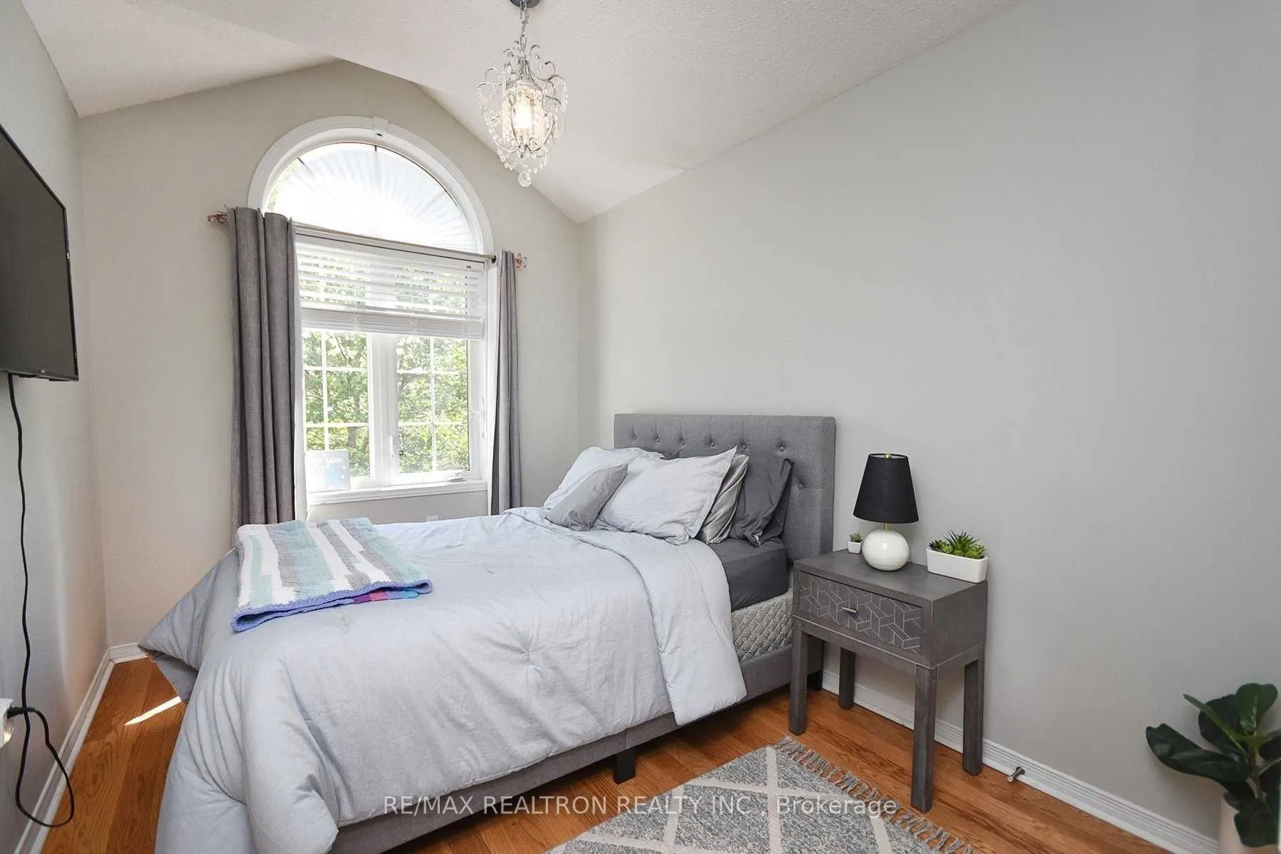 147 Laramie Crescent
