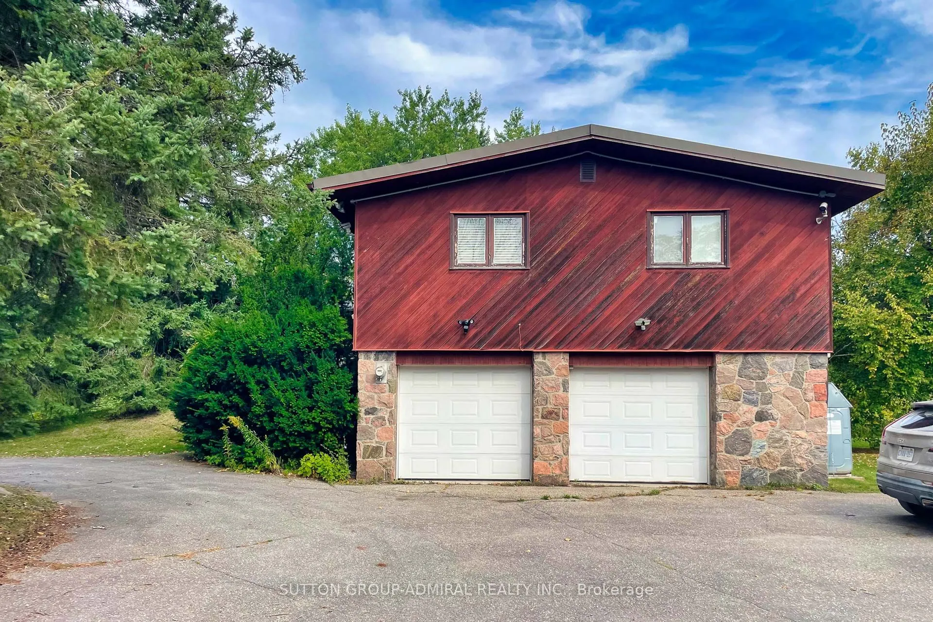 175 South Summit Farm Road