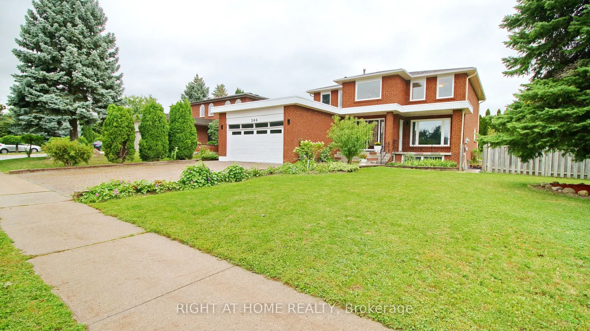 304 Firglen Ridge