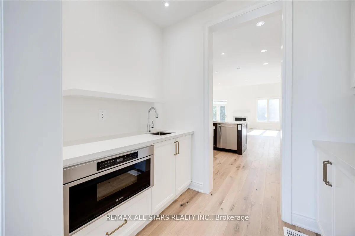59 Stadacona Avenue