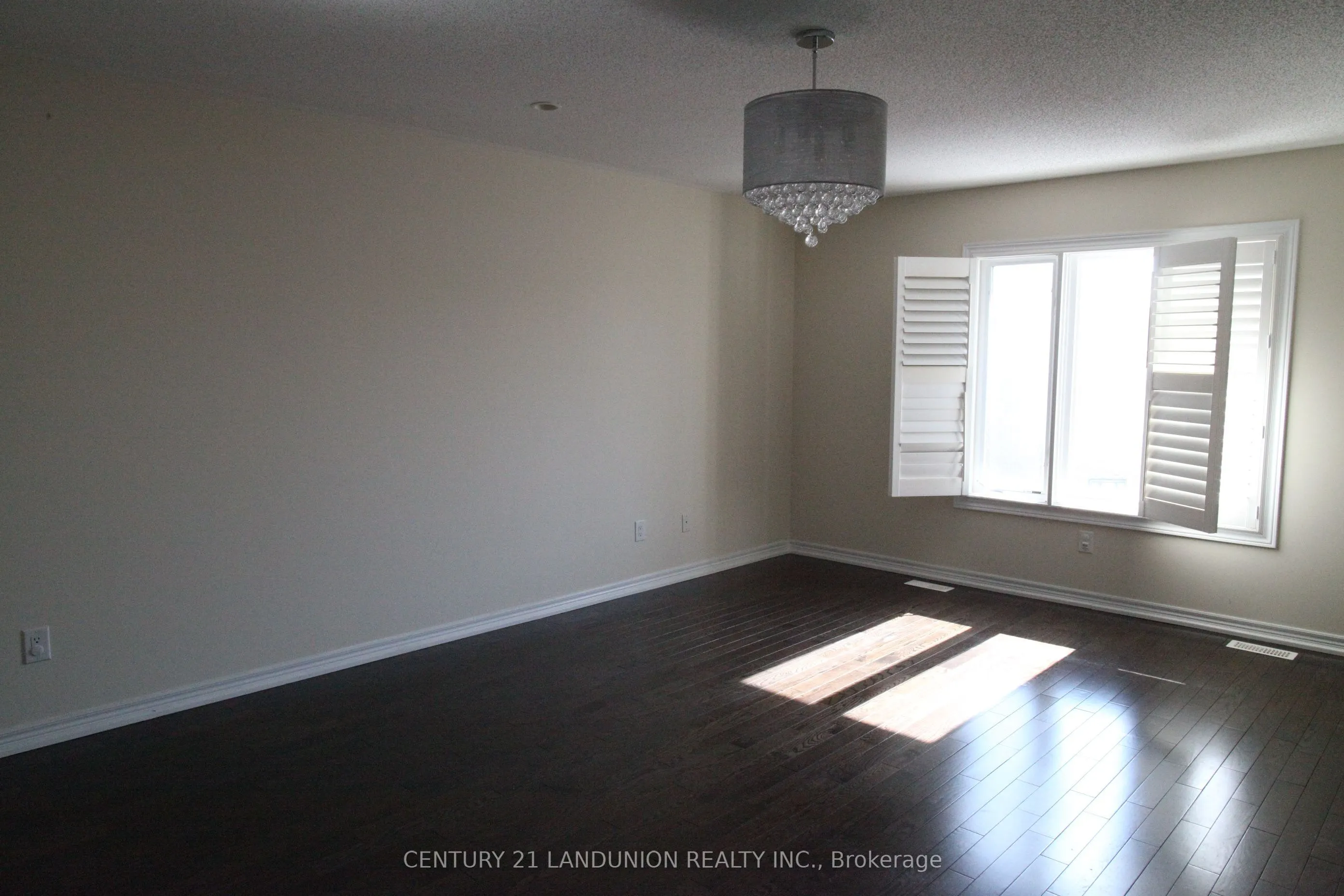11 Herbert Wales Crescent