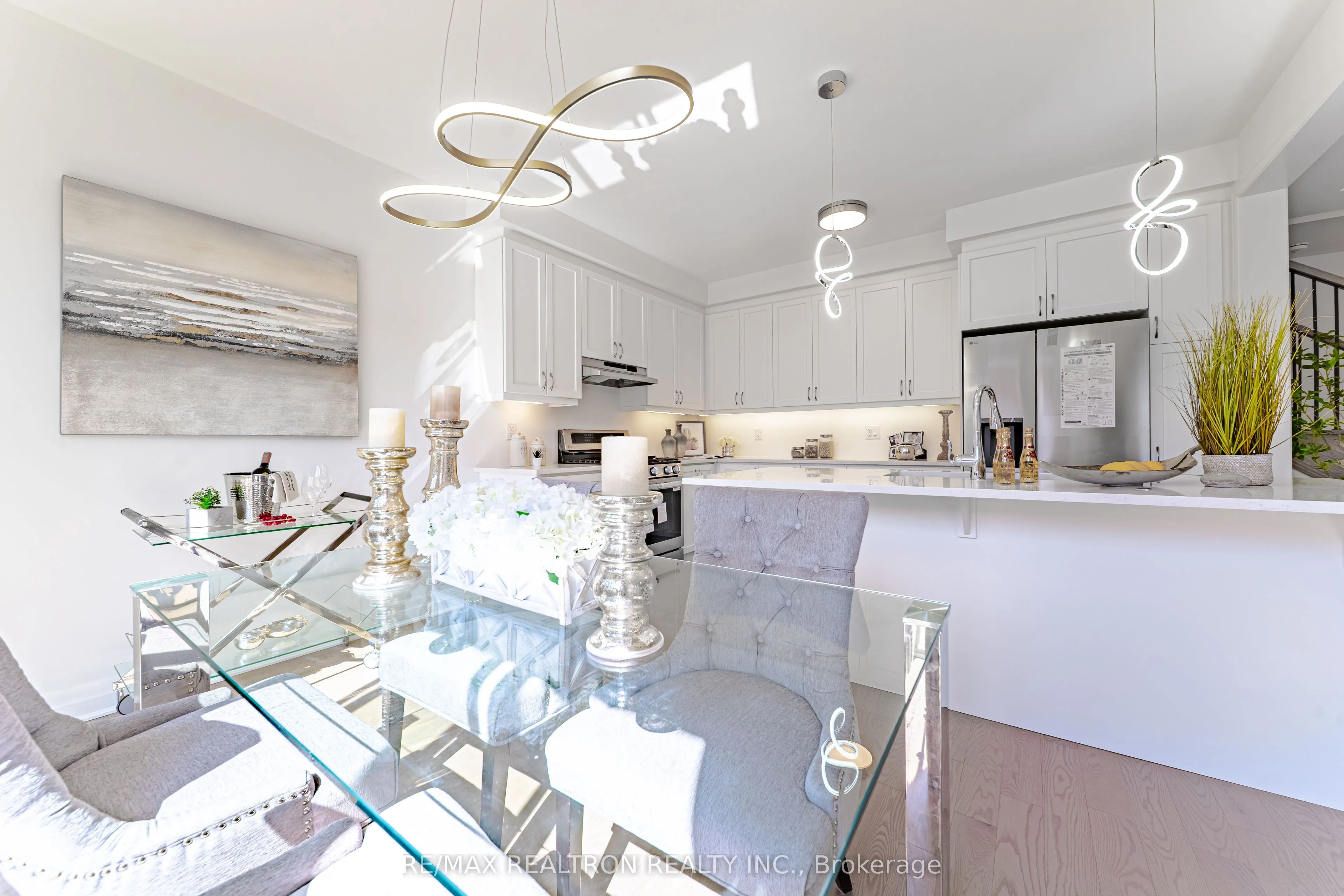 63 GREENRIDGE Crescent