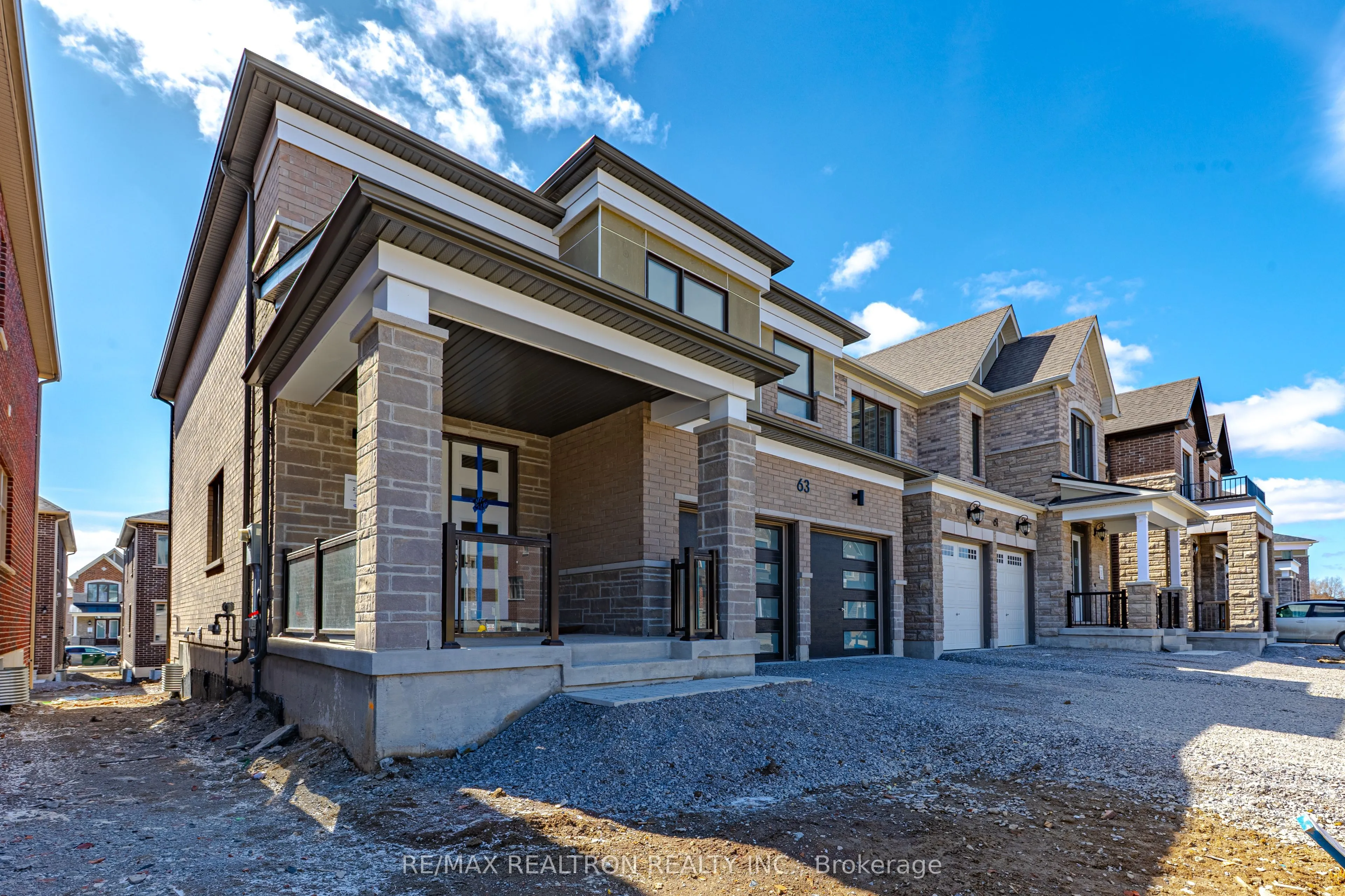 63 GREENRIDGE Crescent