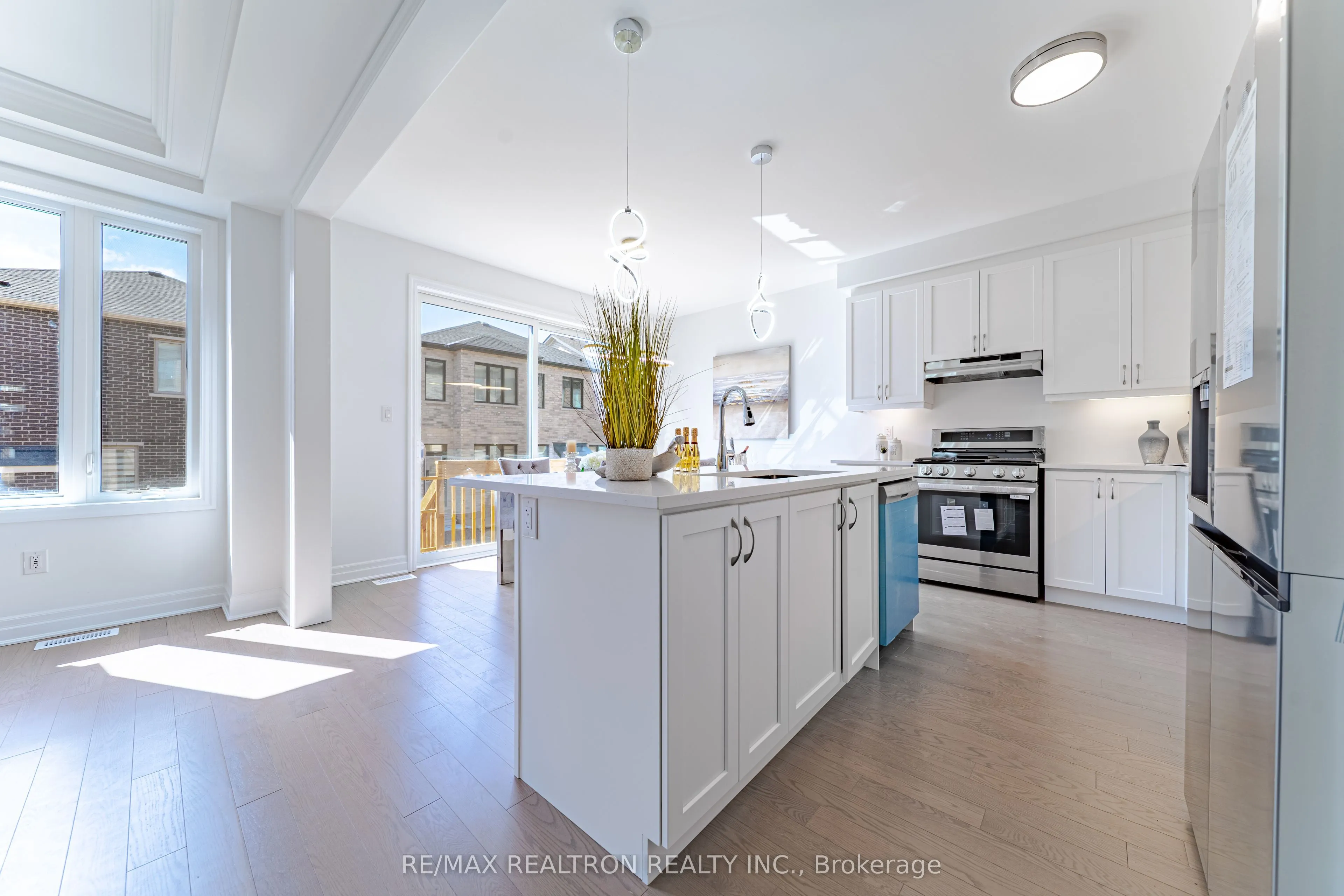 63 GREENRIDGE Crescent