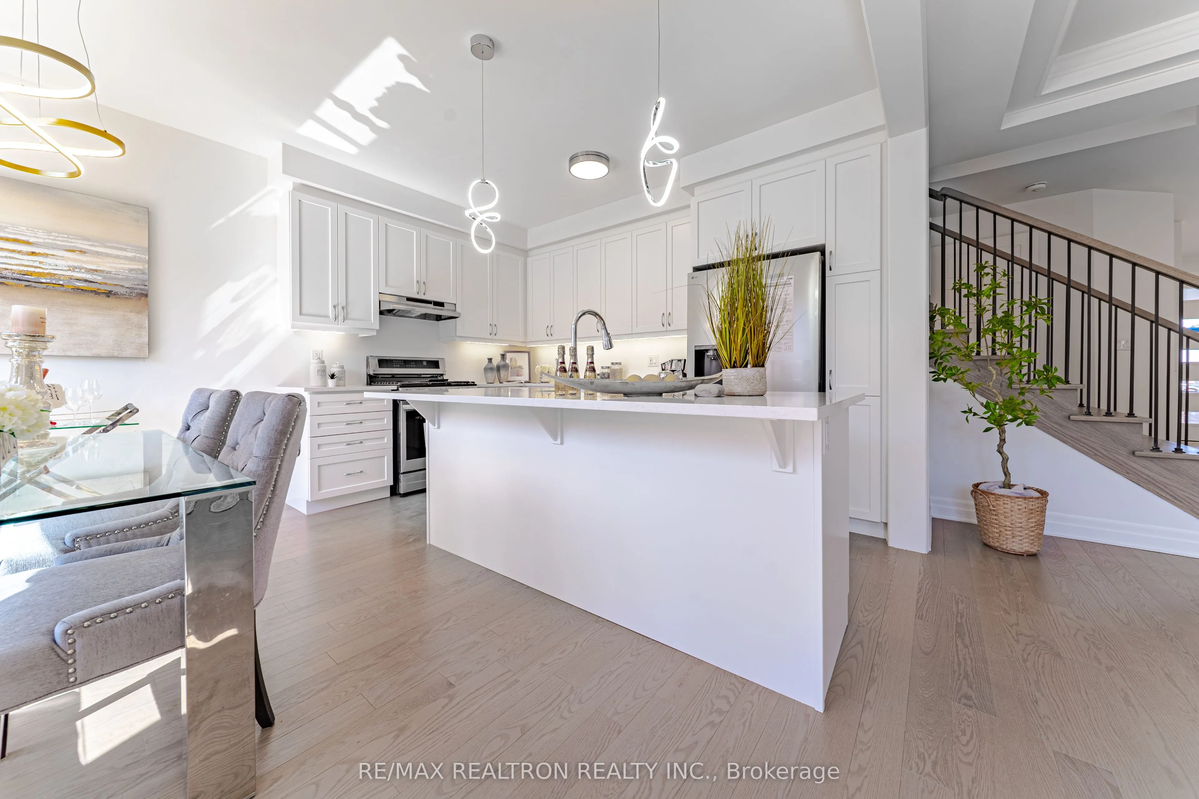 63 GREENRIDGE Crescent