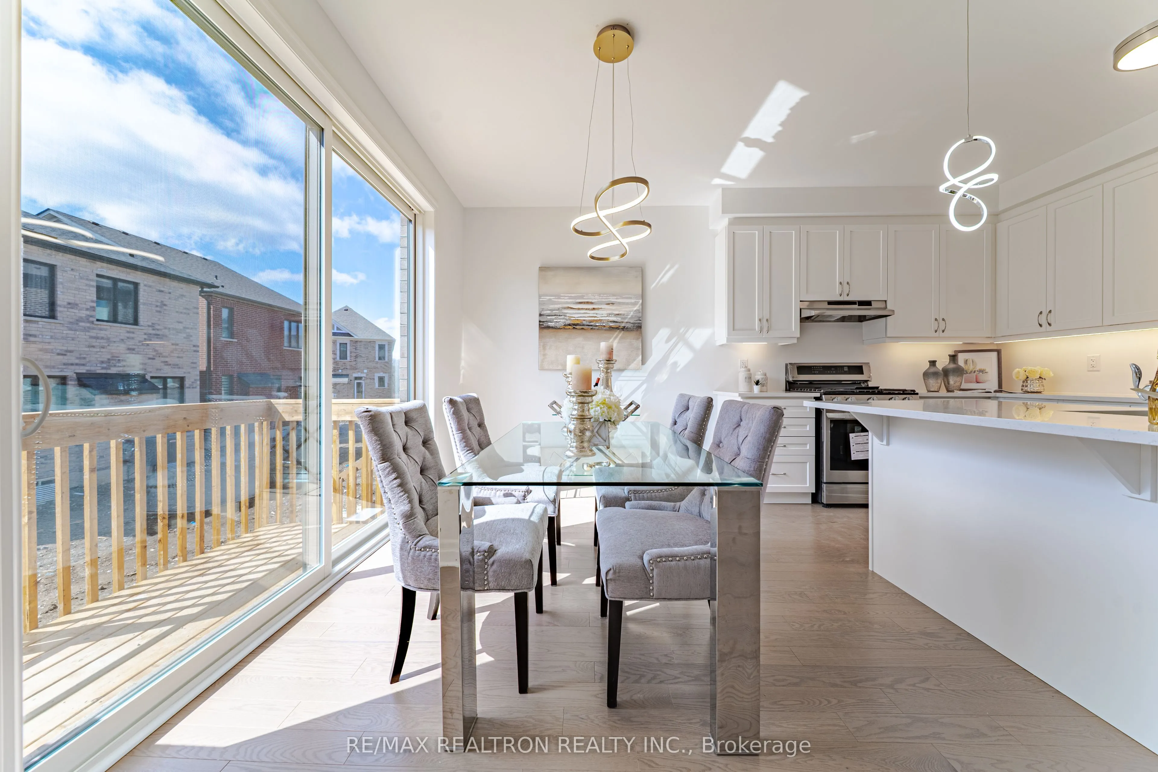 63 GREENRIDGE Crescent