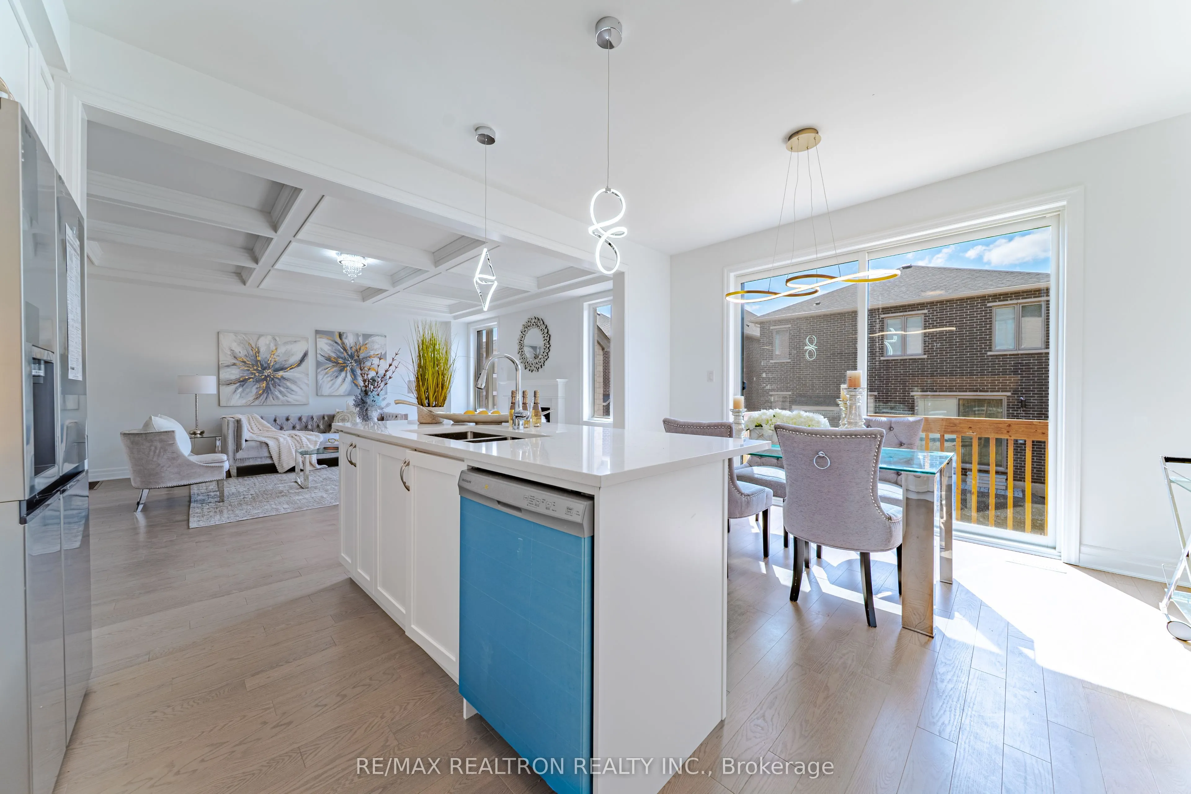 63 GREENRIDGE Crescent