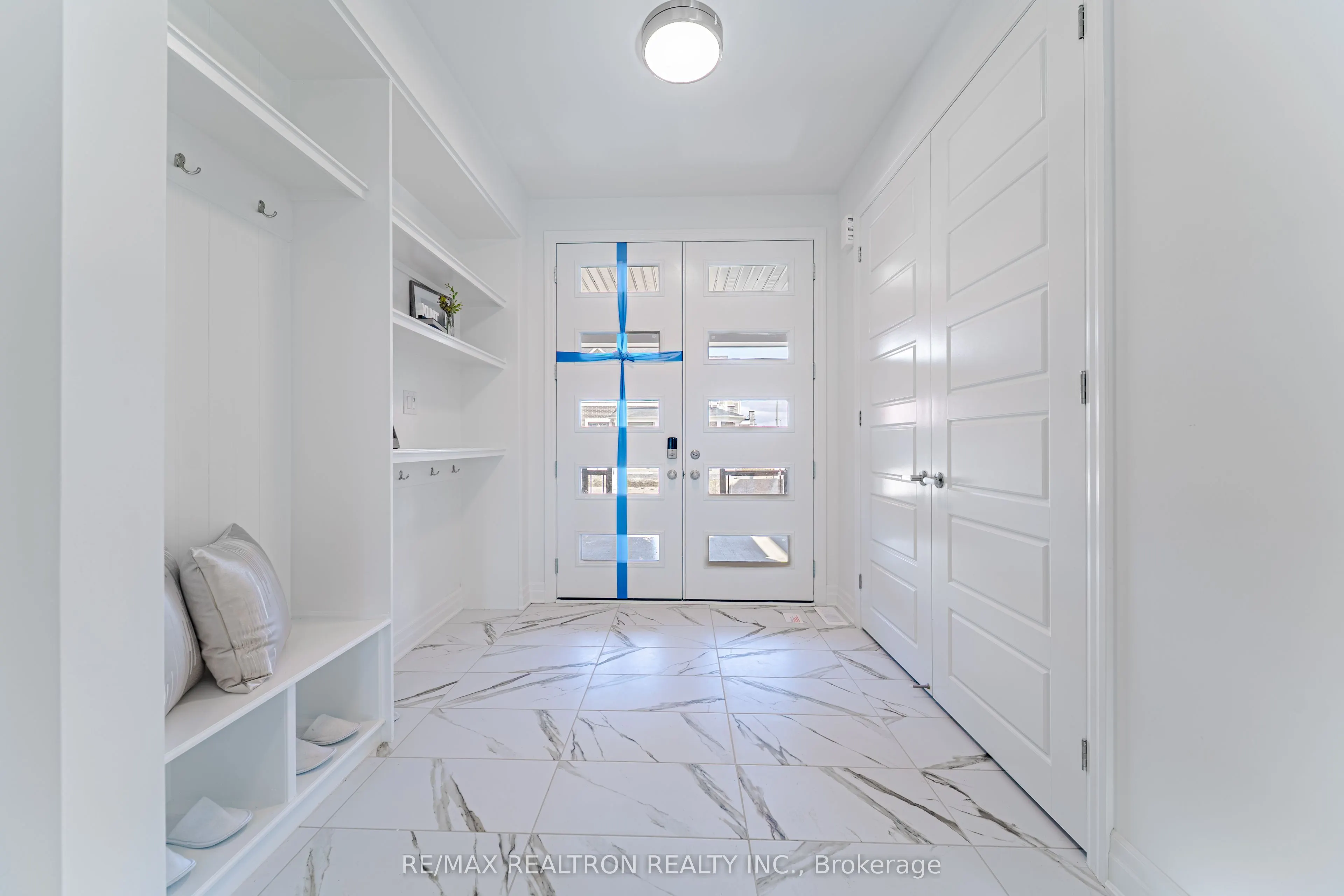 63 GREENRIDGE Crescent