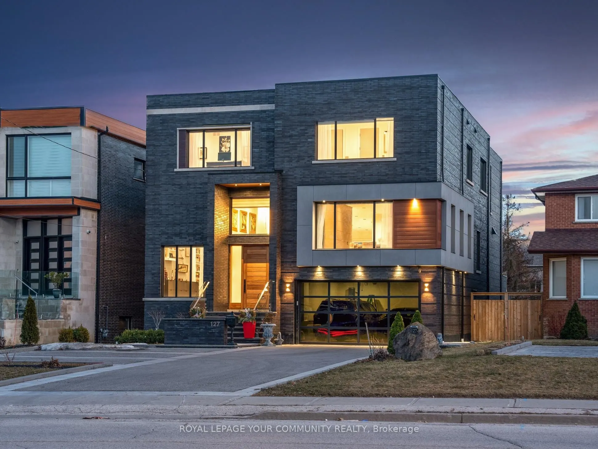 127 Elgin Mills Road W