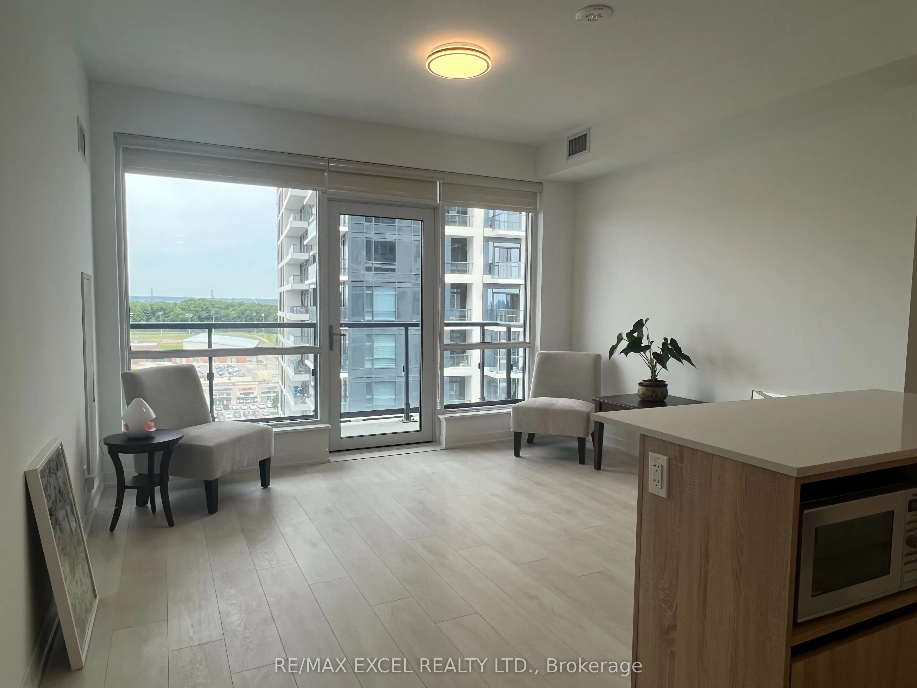 7950 BATHURST Street, #1126
