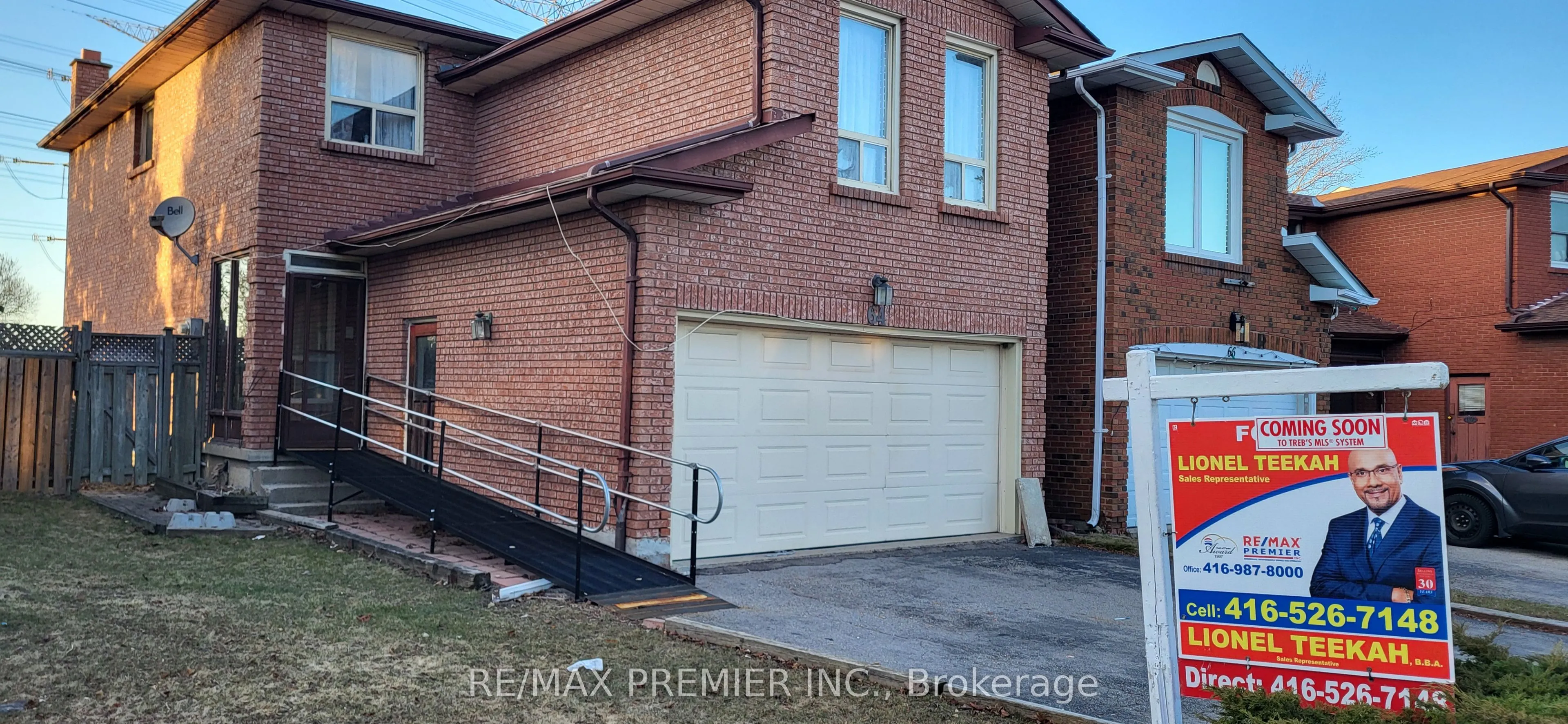 64 Oakmount Crescent