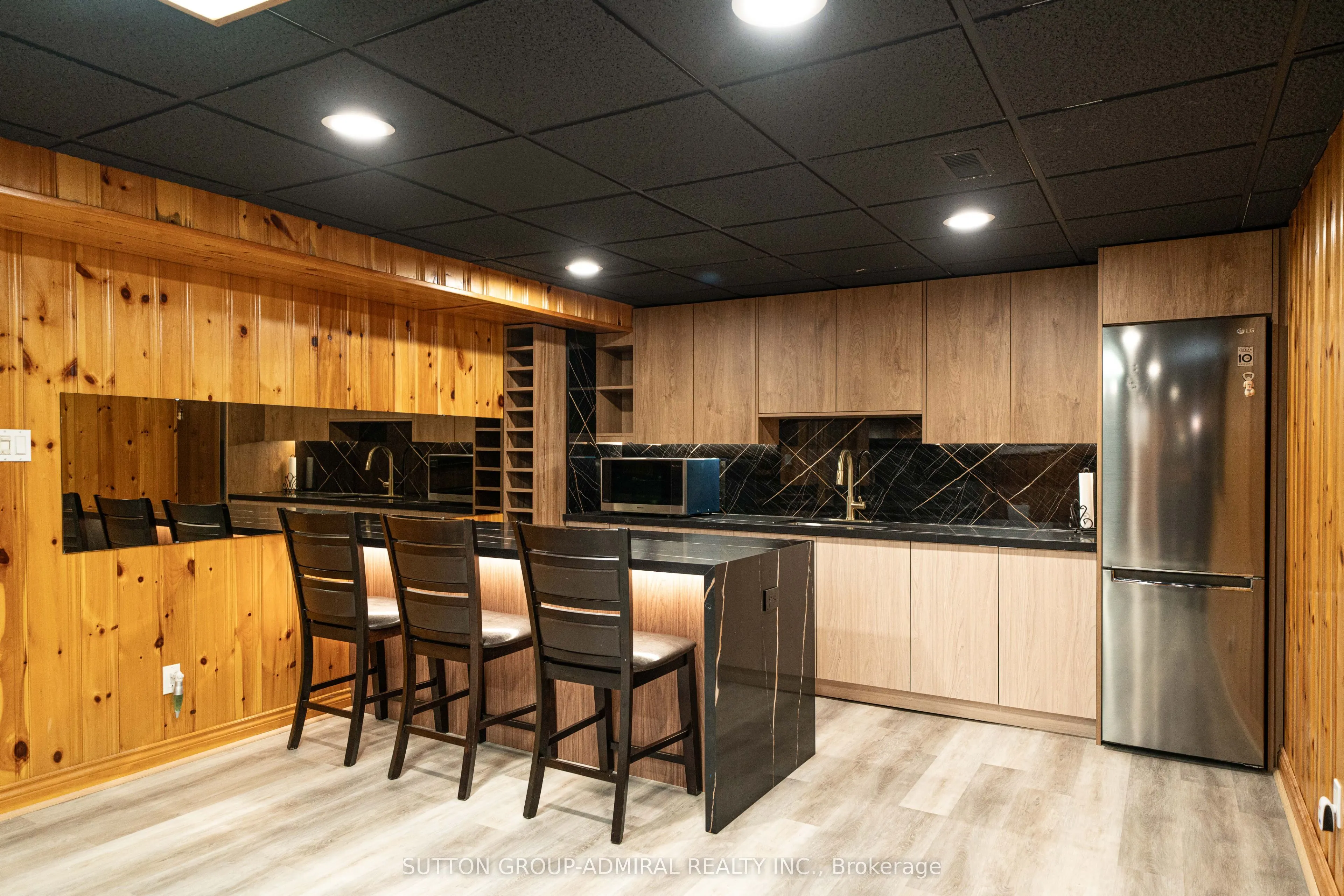 60 Maple Way