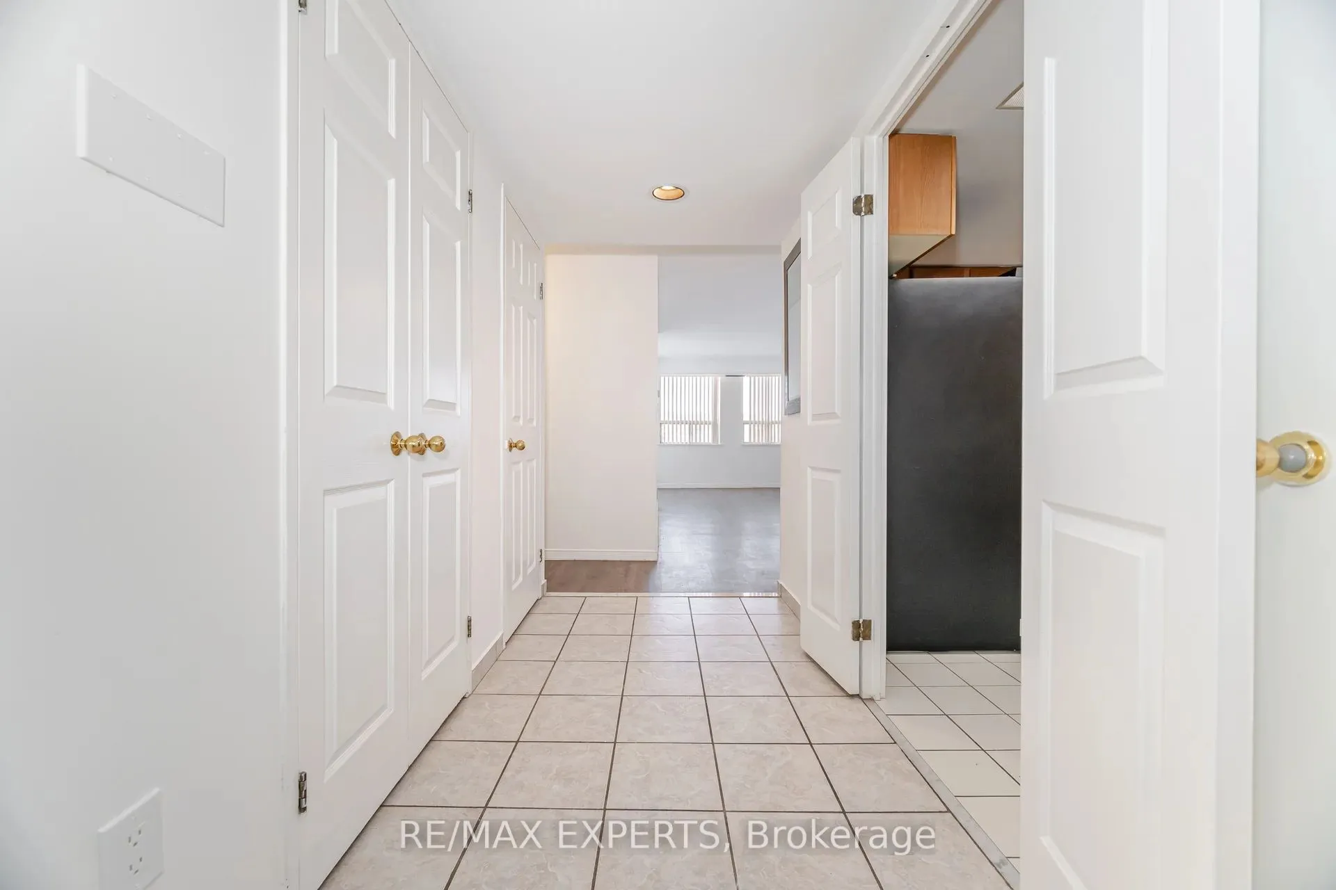 100 Arbors Lane, #305
