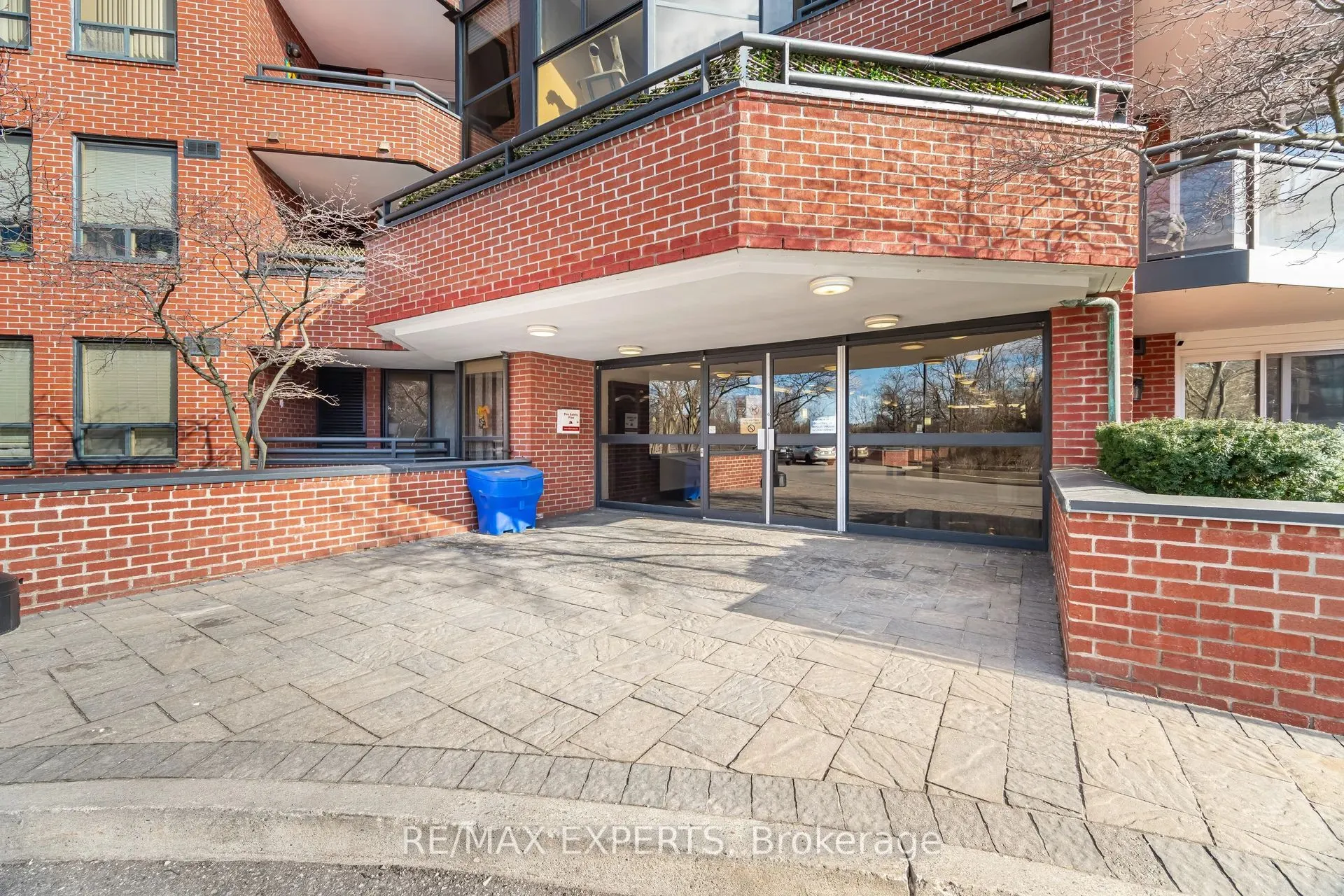 100 Arbors Lane, #305