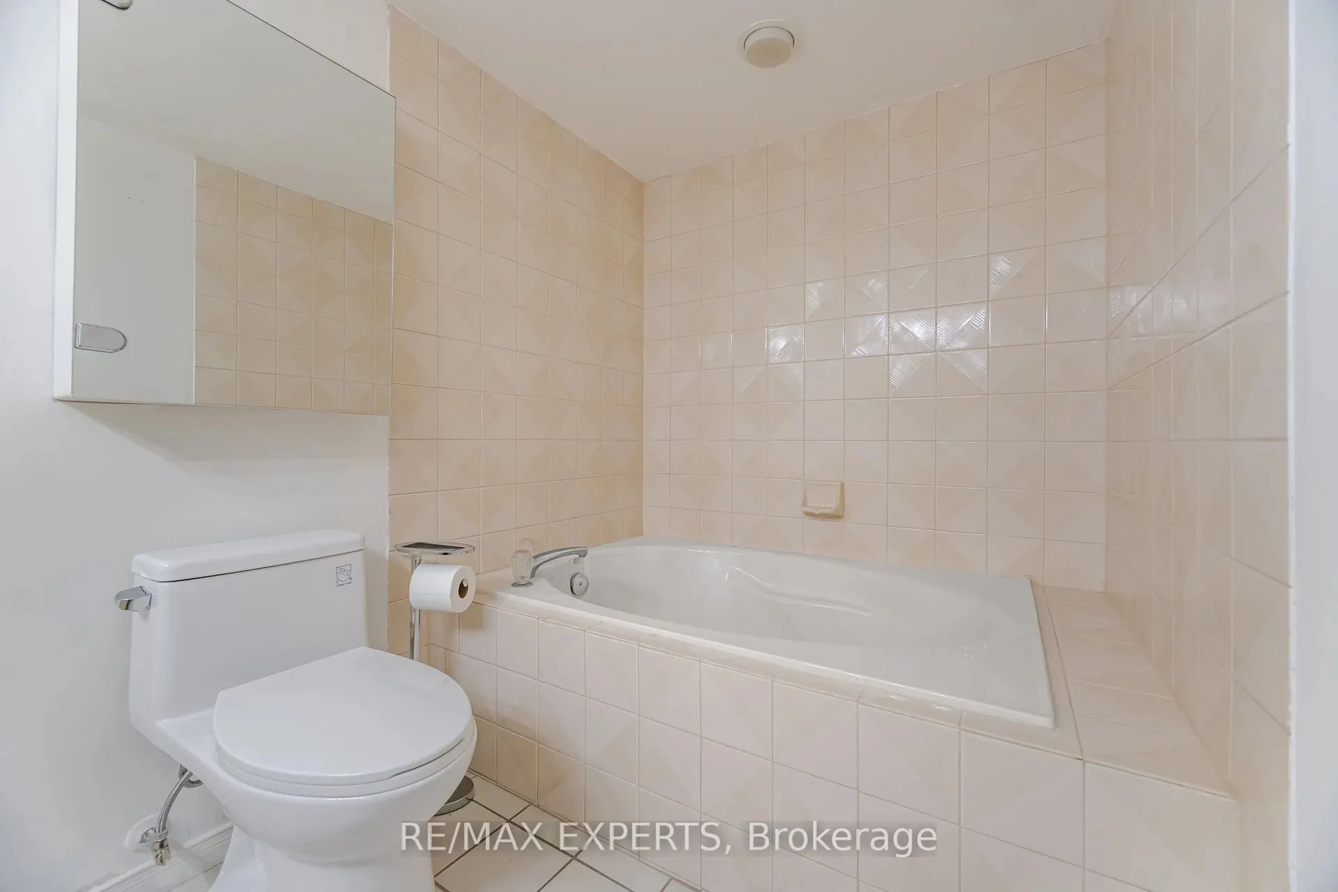 100 Arbors Lane, #305
