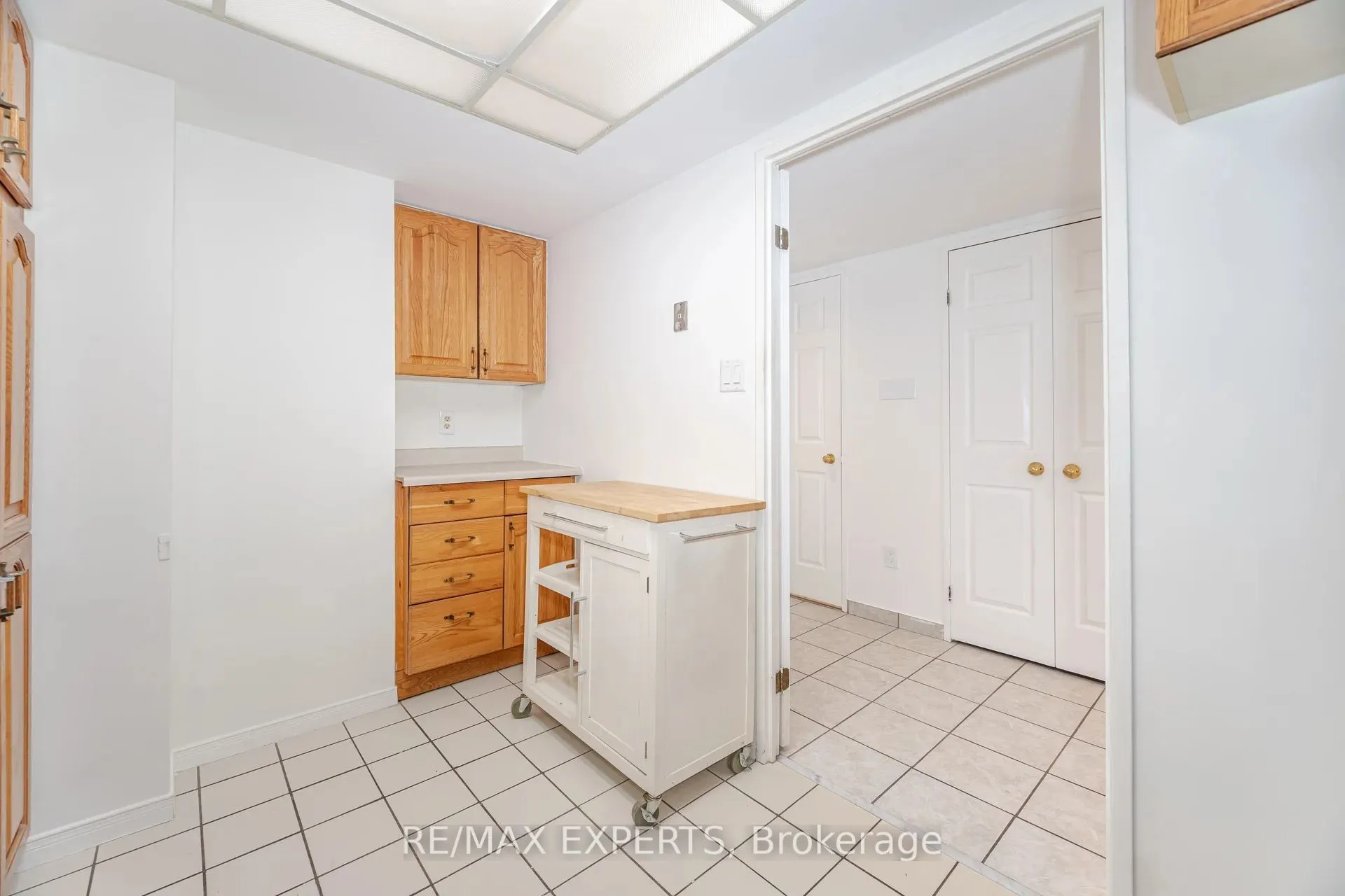 100 Arbors Lane, #305