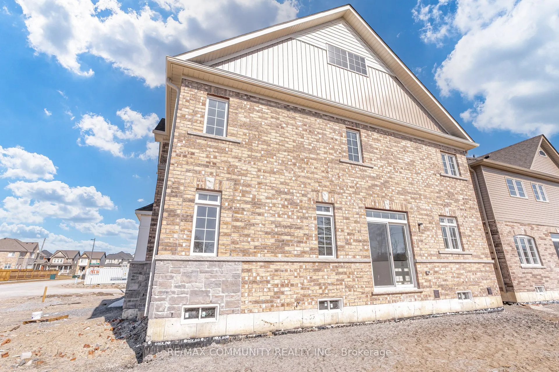 1 Jeanne Pynn Avenue