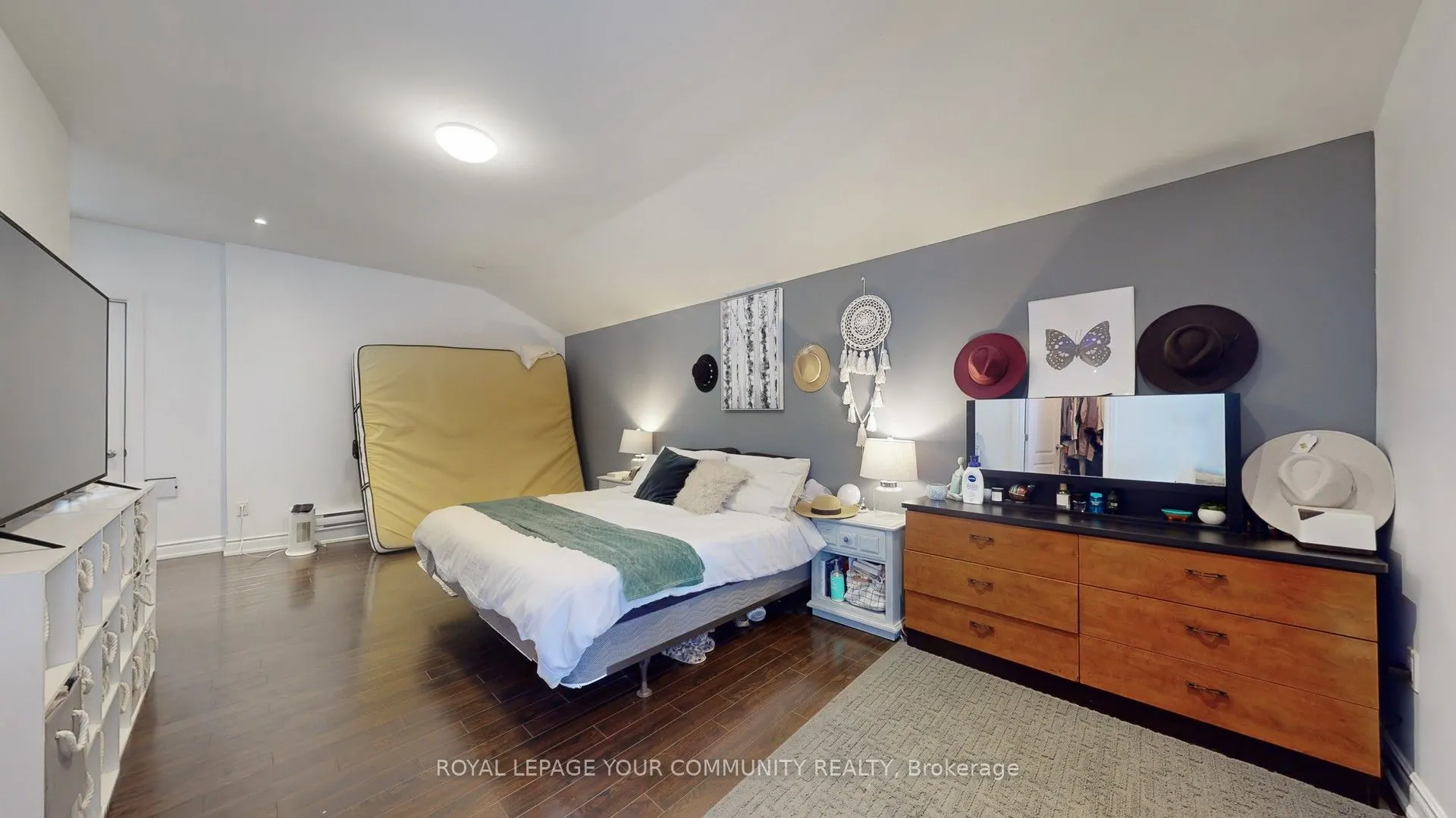 5154 Aurora Road