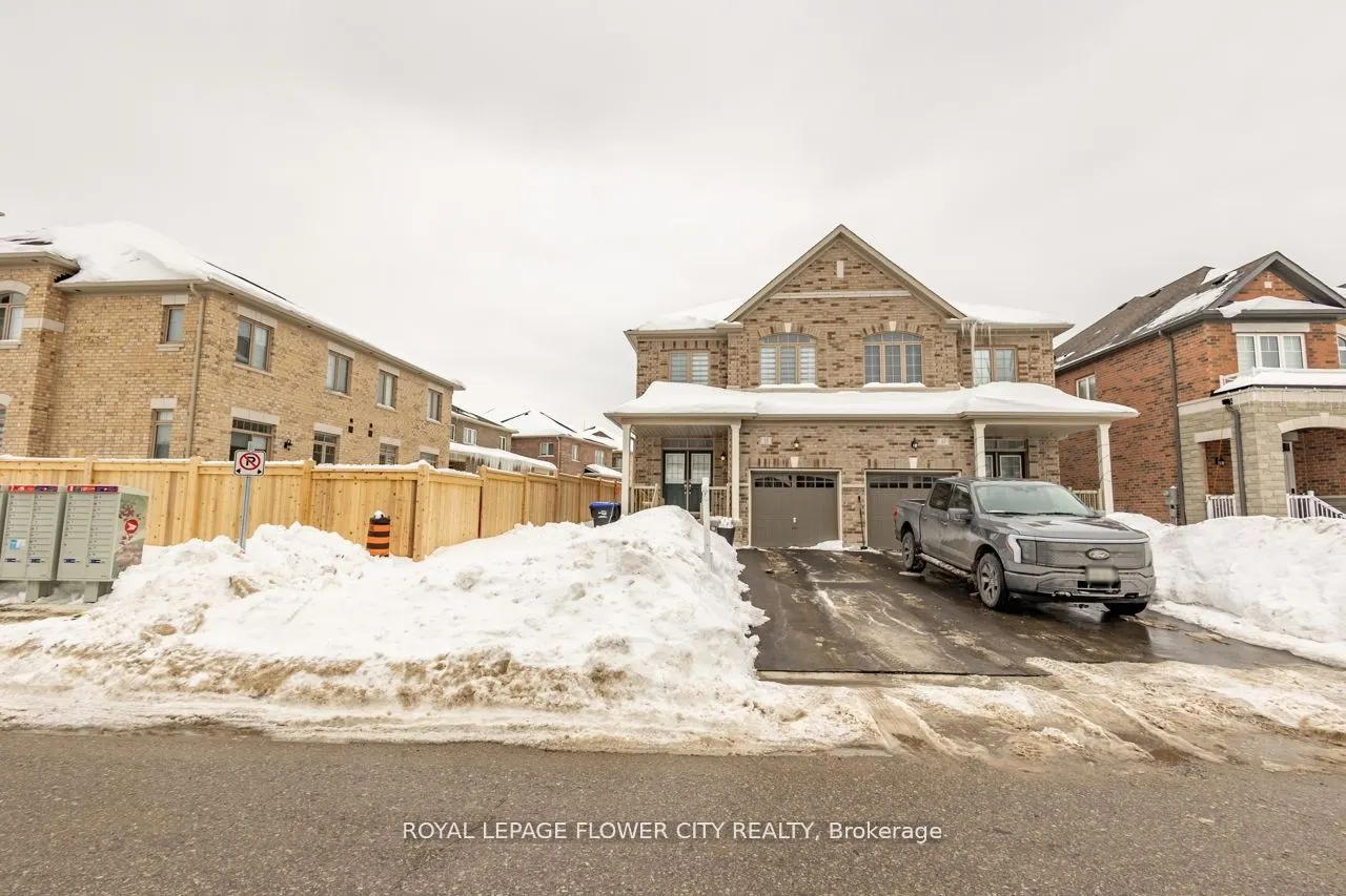 13 FERRAGINE Crescent