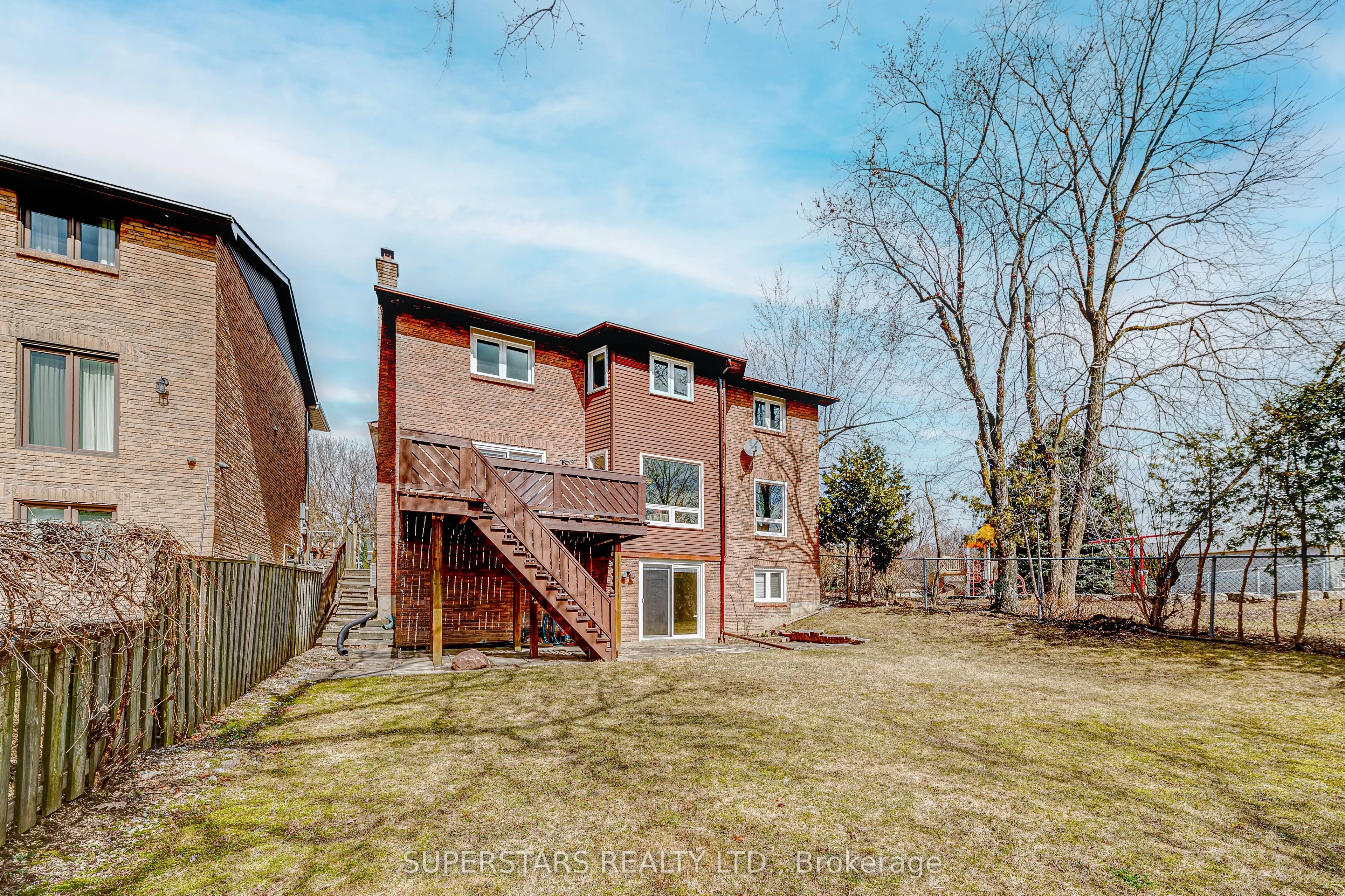 151 Old Surrey Lane