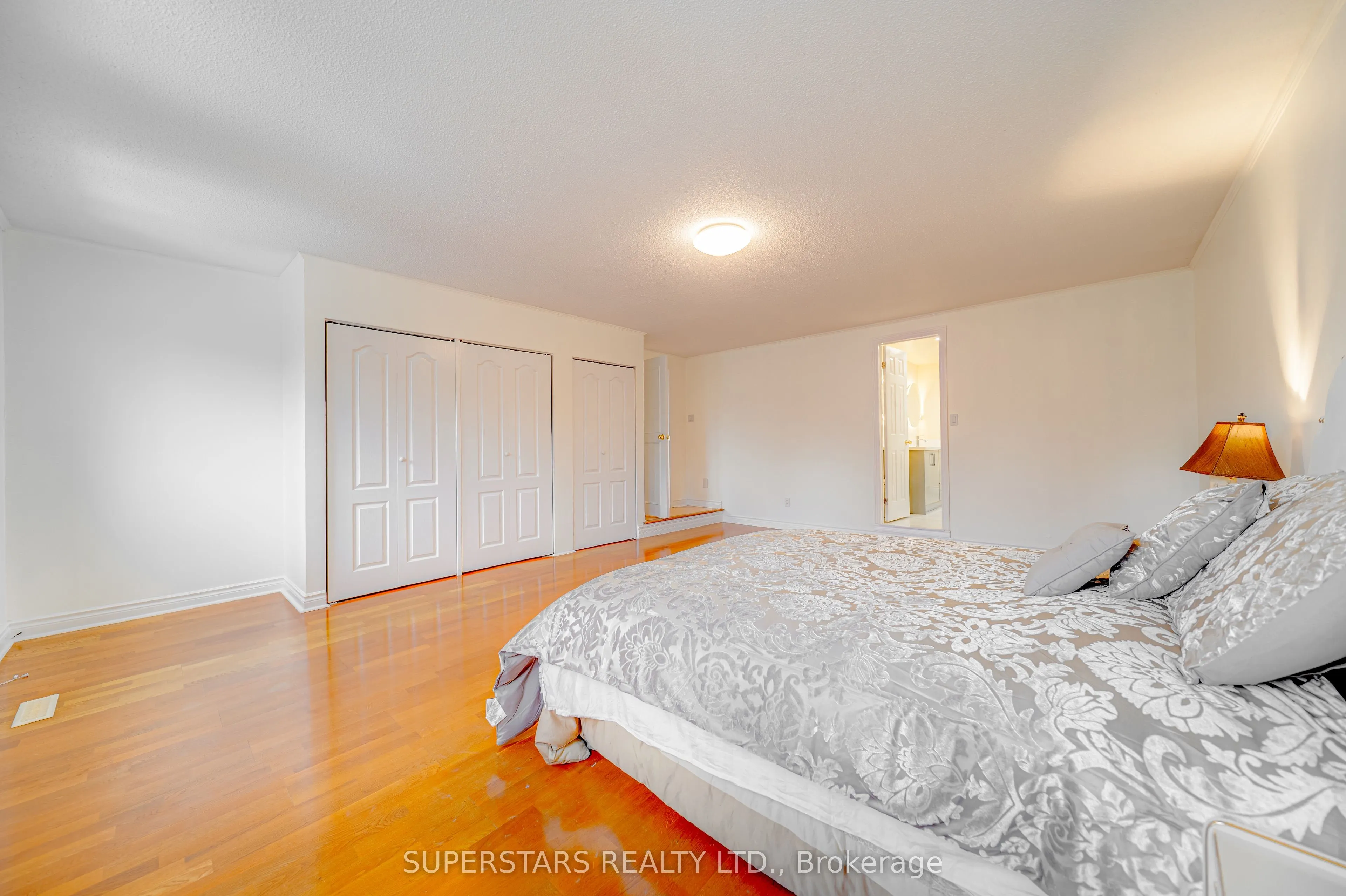 151 Old Surrey Lane