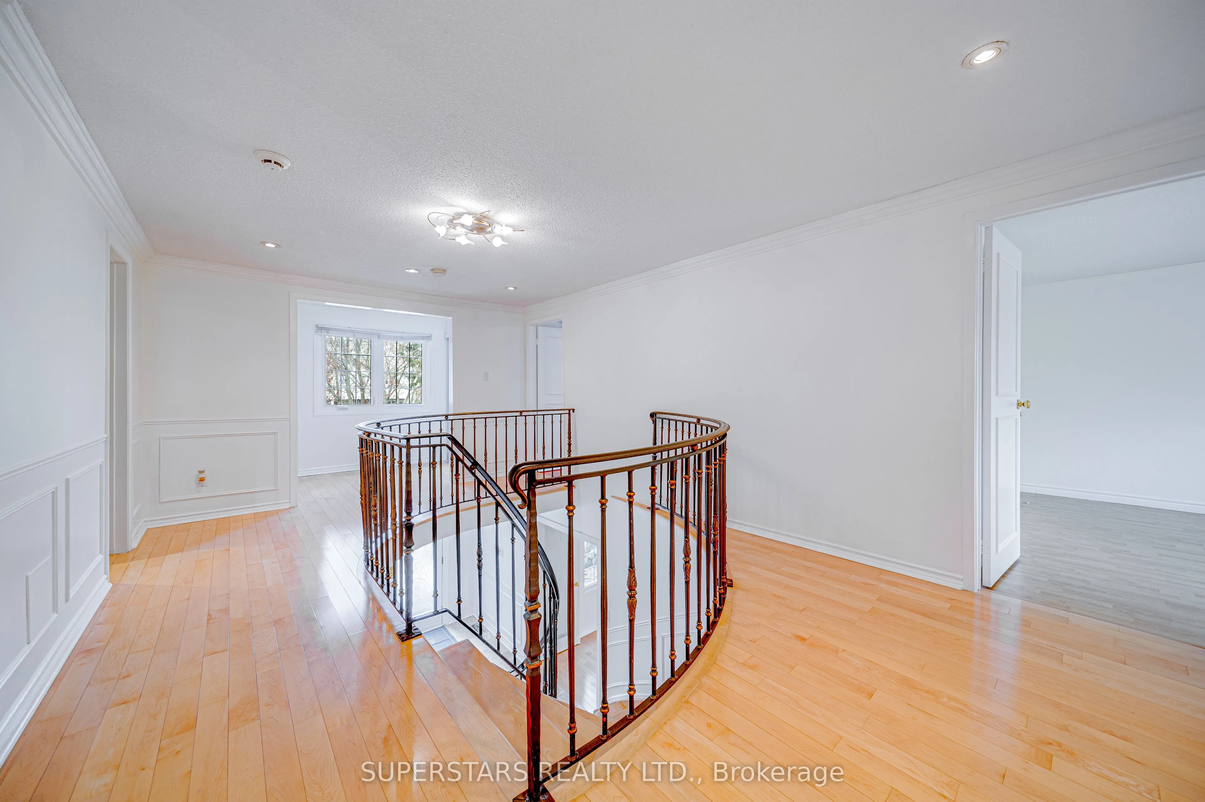 151 Old Surrey Lane