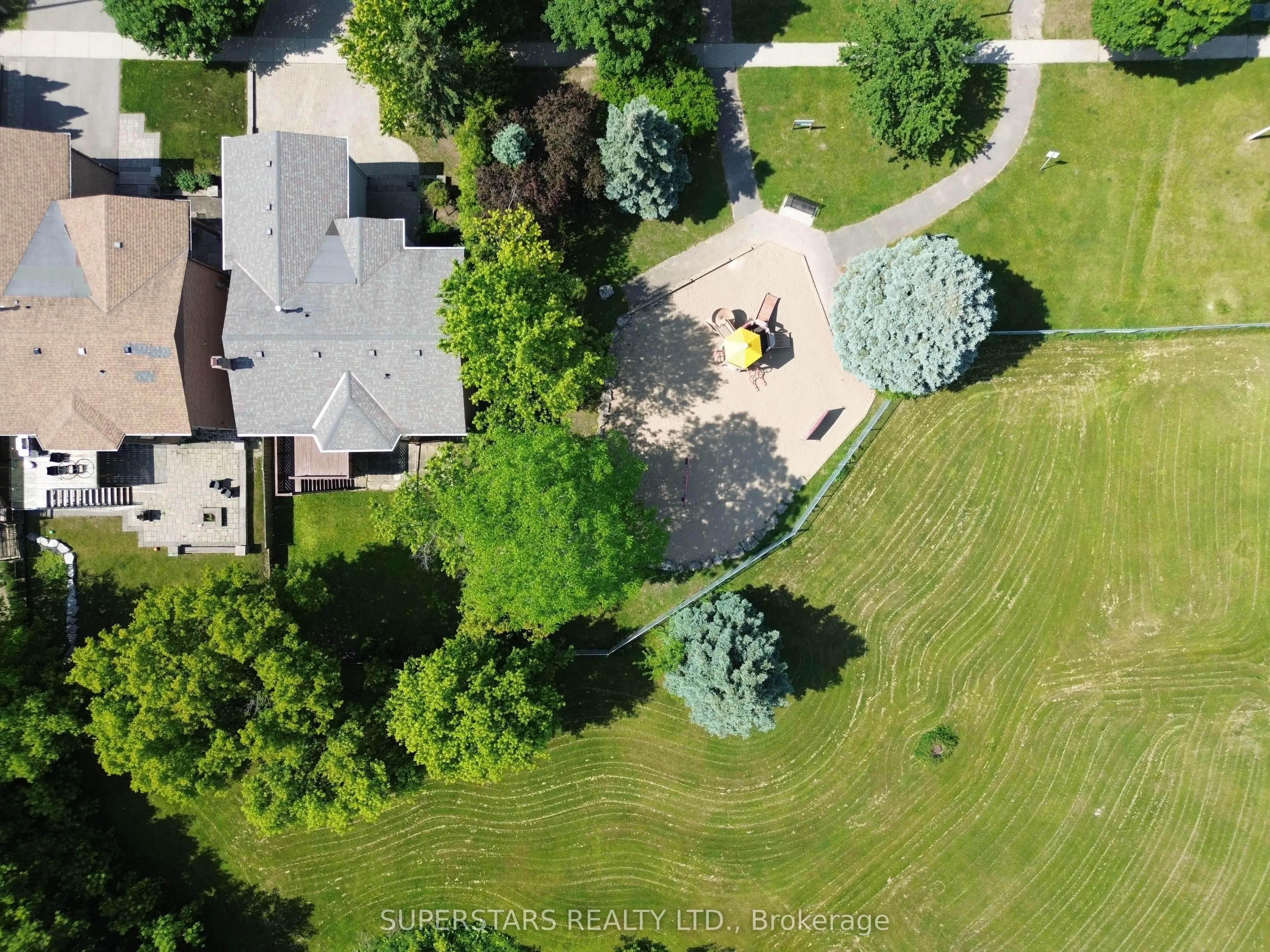 151 Old Surrey Lane