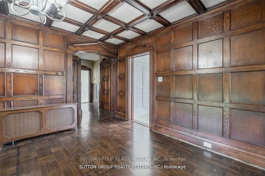 13284 Bathurst Street
