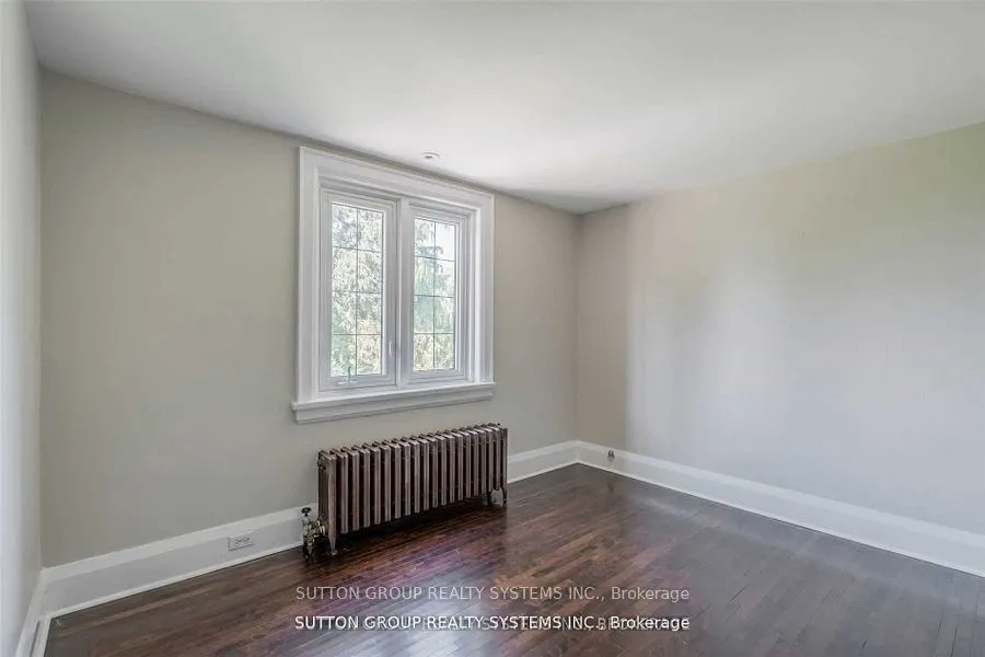 13284 Bathurst Street