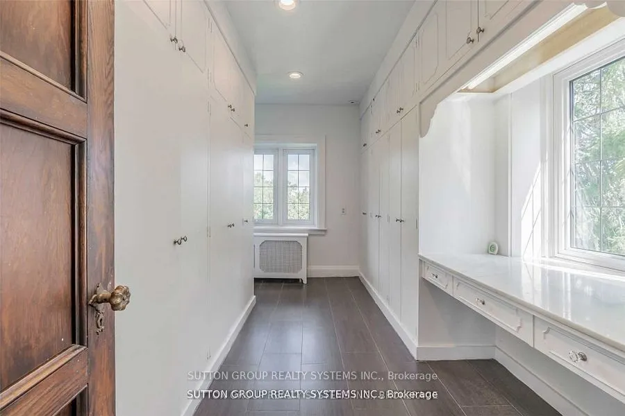 13284 Bathurst Street