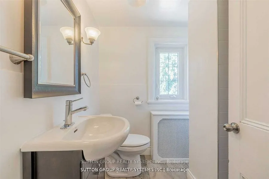 13284 Bathurst Street