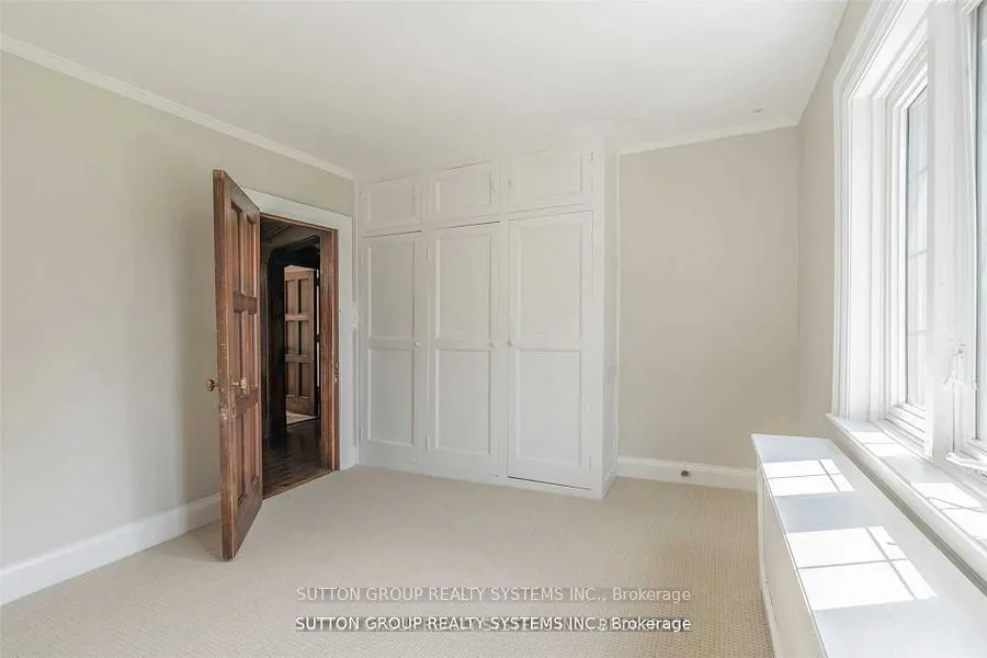 13284 Bathurst Street