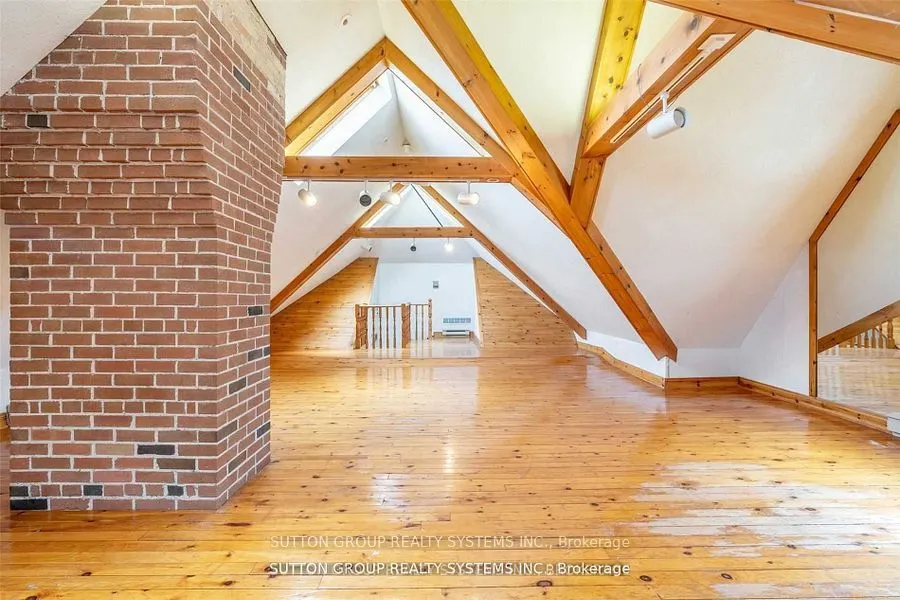13284 Bathurst Street