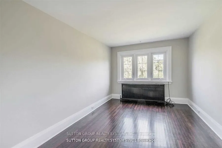 13284 Bathurst Street