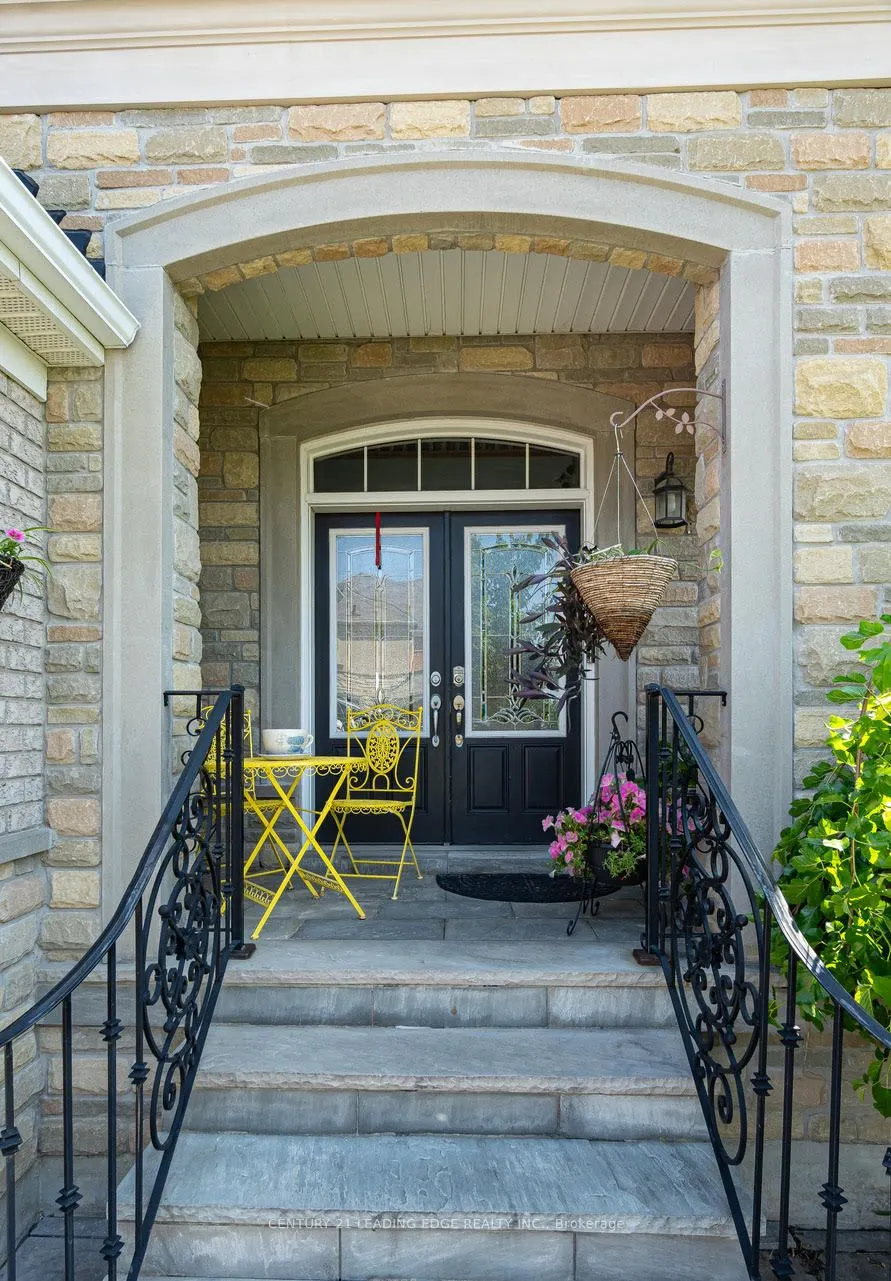 1 Russel Drive