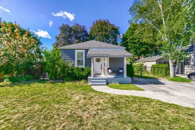727 Lowell Avenue