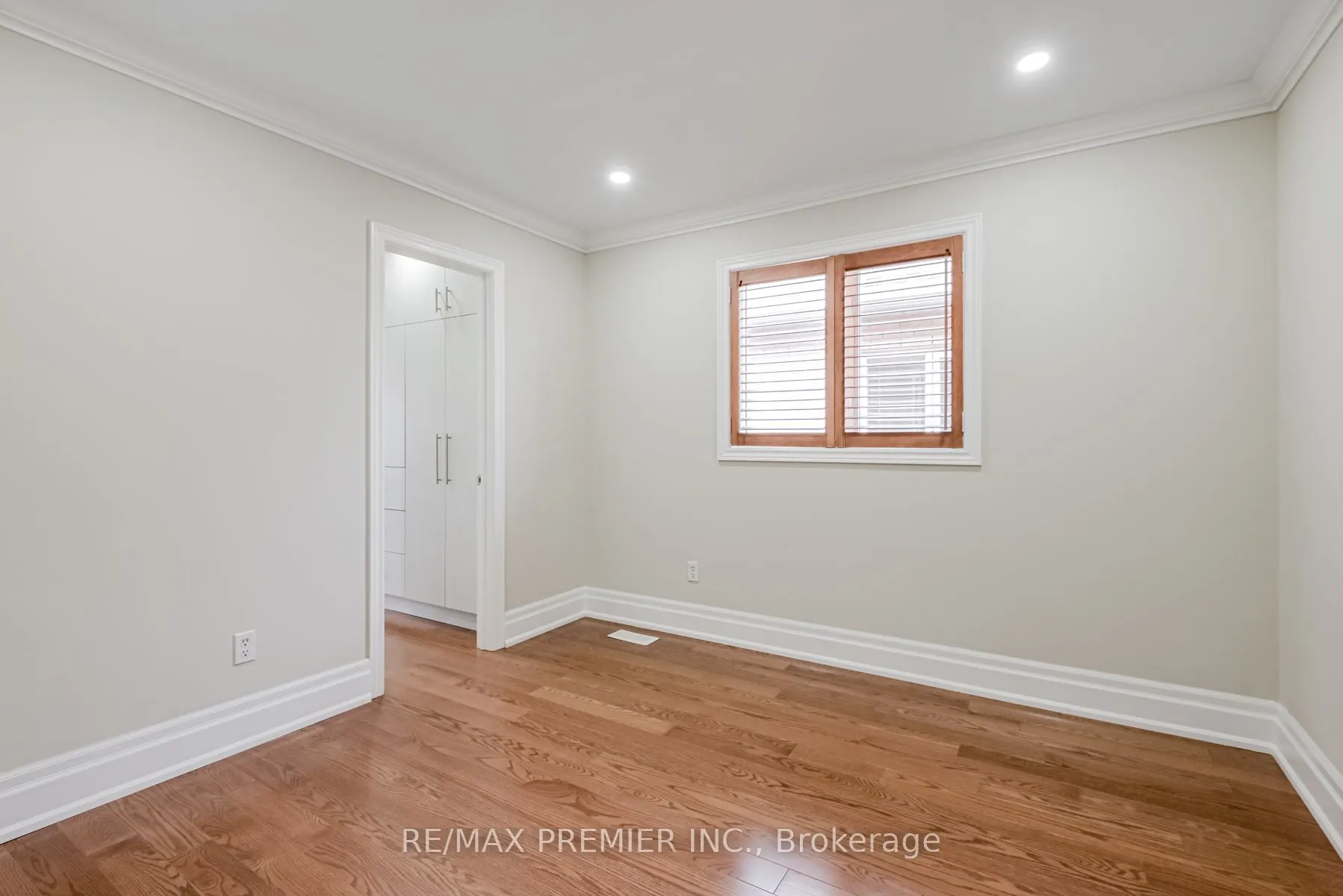 37 Colombo Crescent
