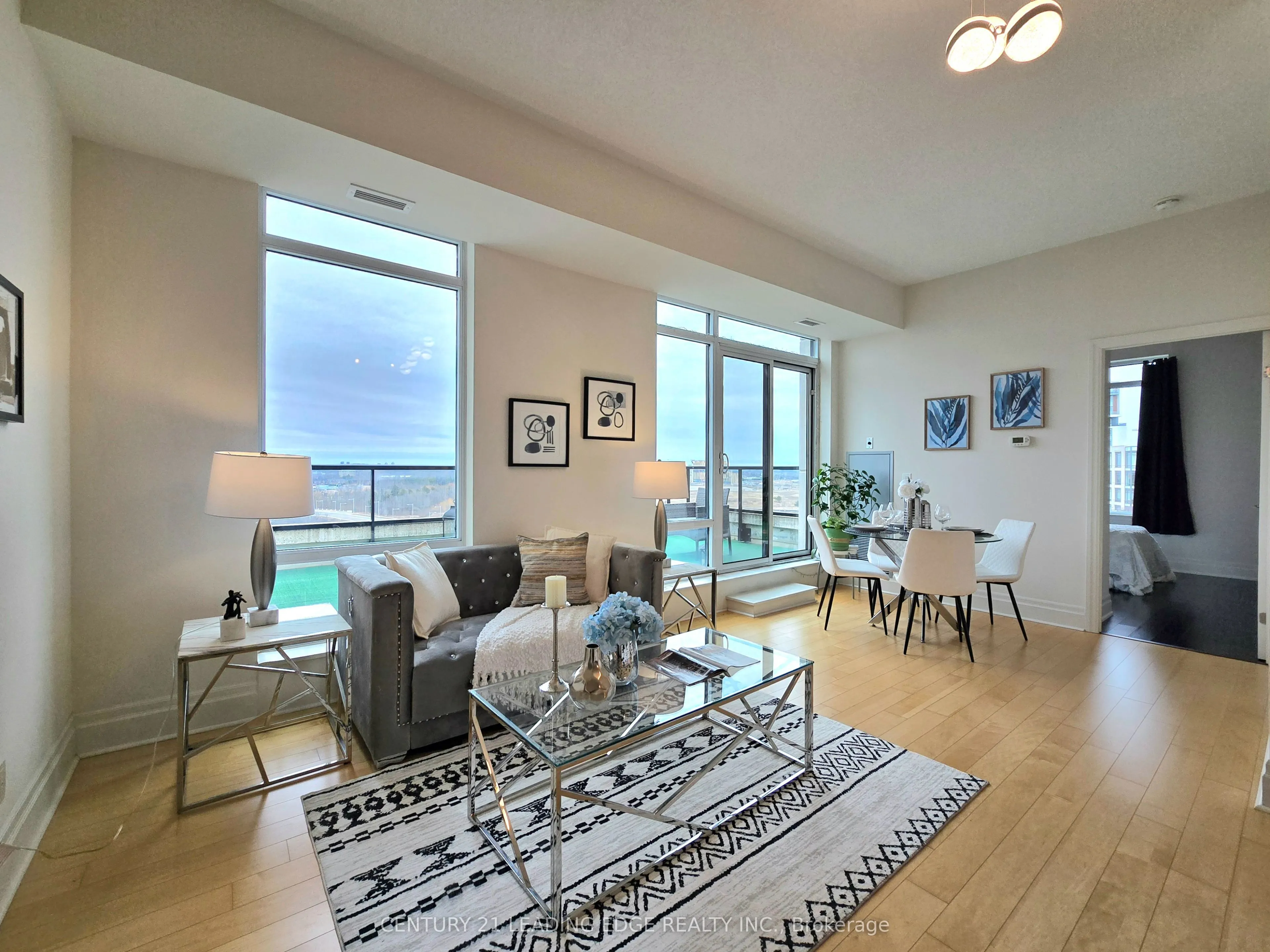 131 Upper Duke Crescent, #1003