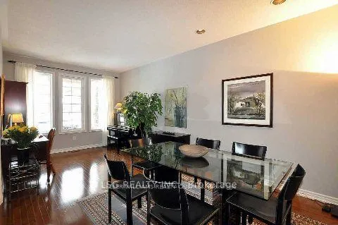 48 Grand Oak Drive N