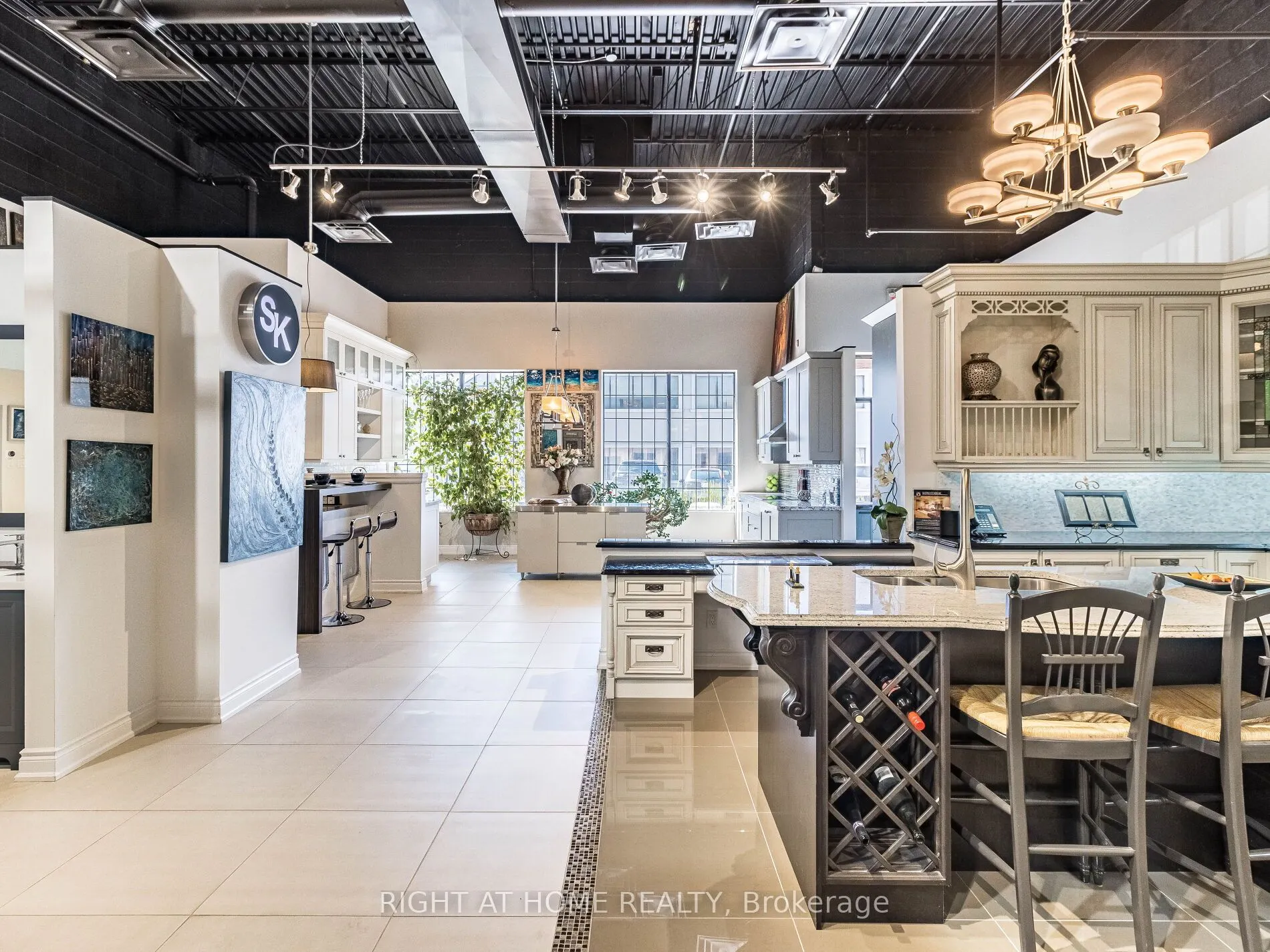 170 West Beaver Creek Road, #1-2