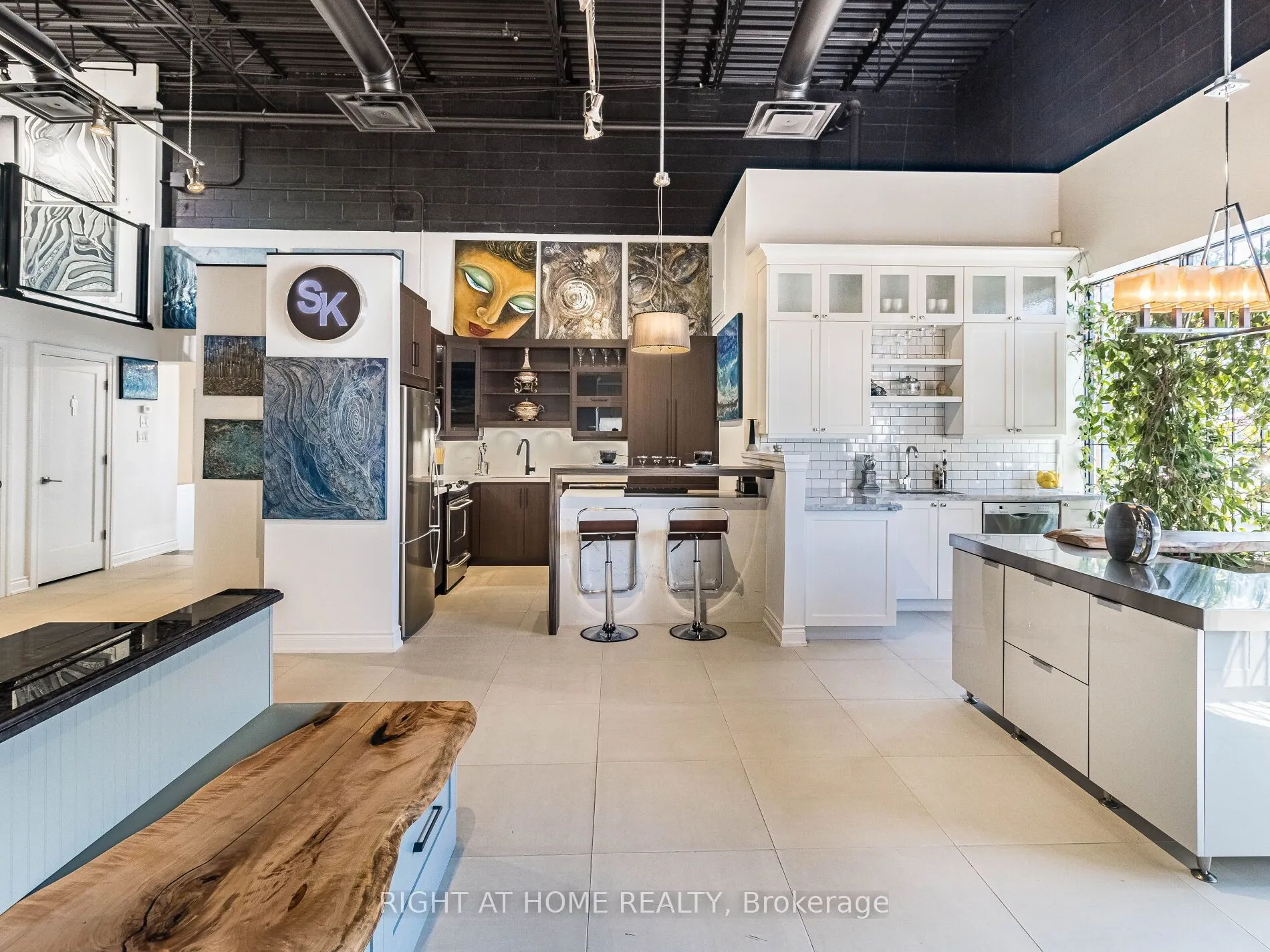 170 West Beaver Creek Road, #1-2