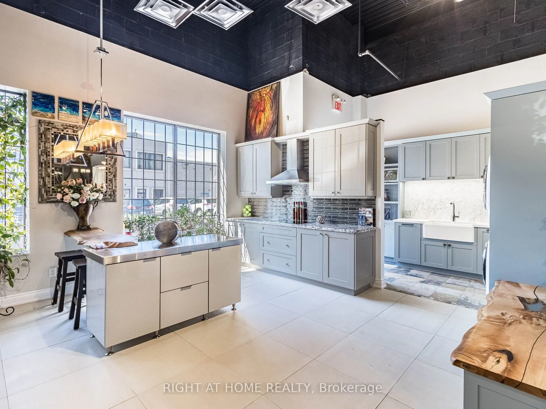 170 West Beaver Creek Road, #1-2