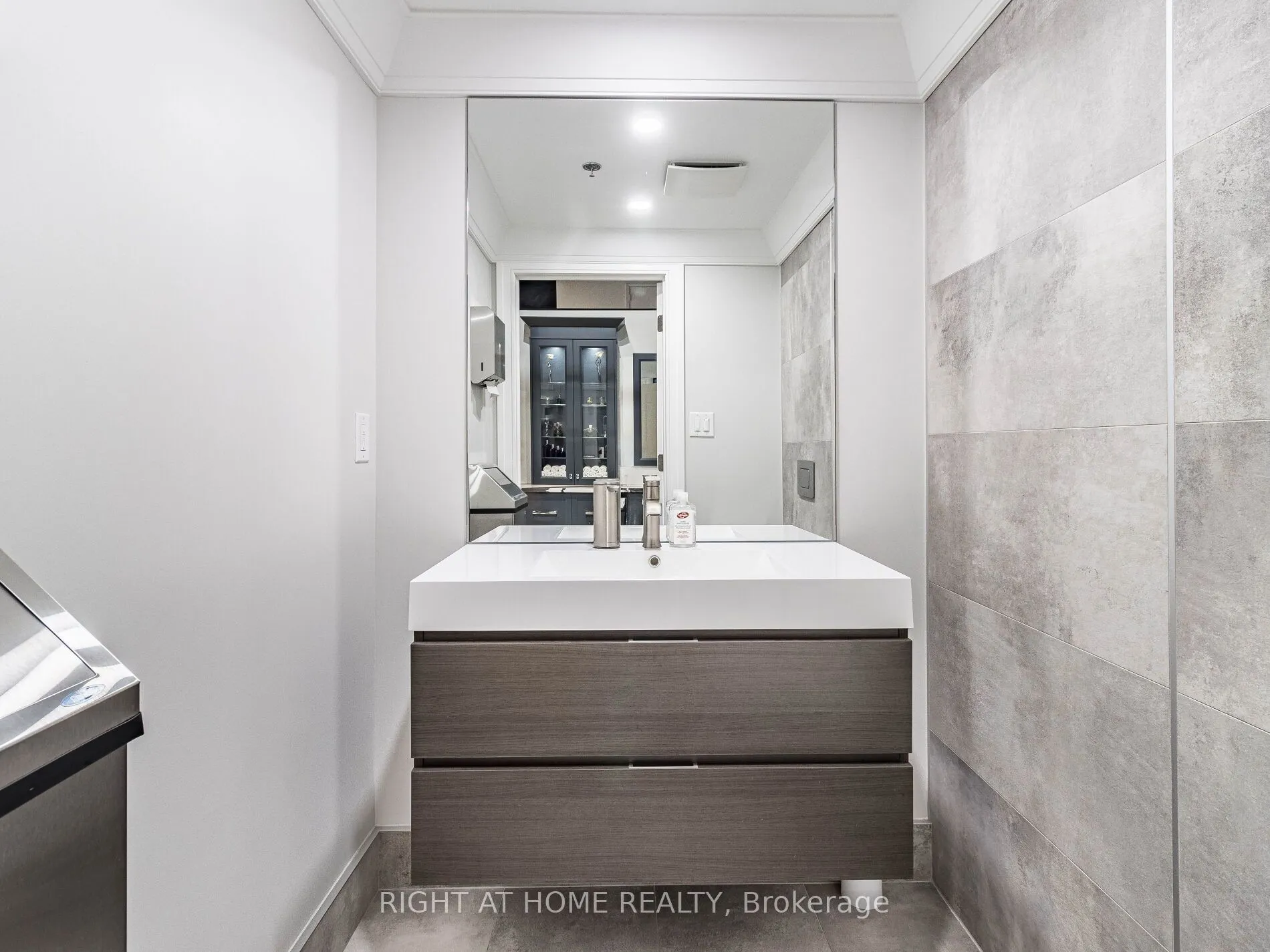 170 West Beaver Creek Road, #1-2
