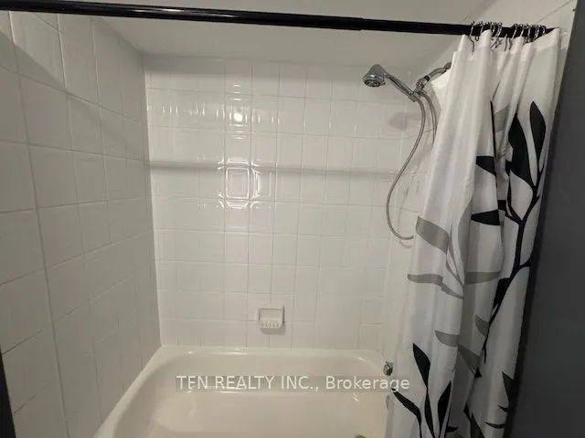 1913 Emerald Court