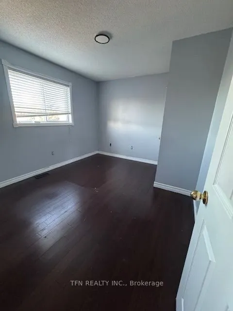 1913 Emerald Court