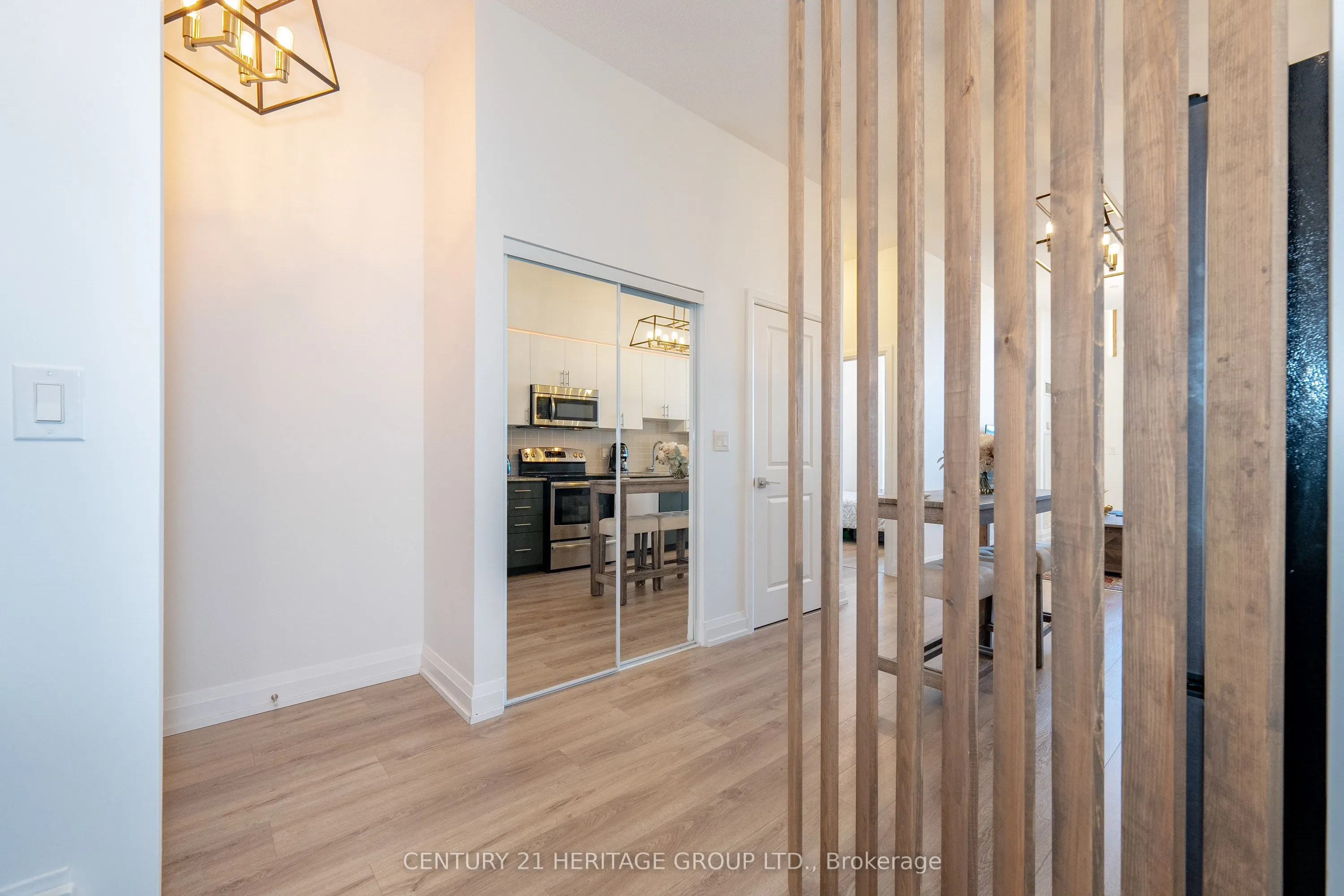 7171 Yonge Street #306