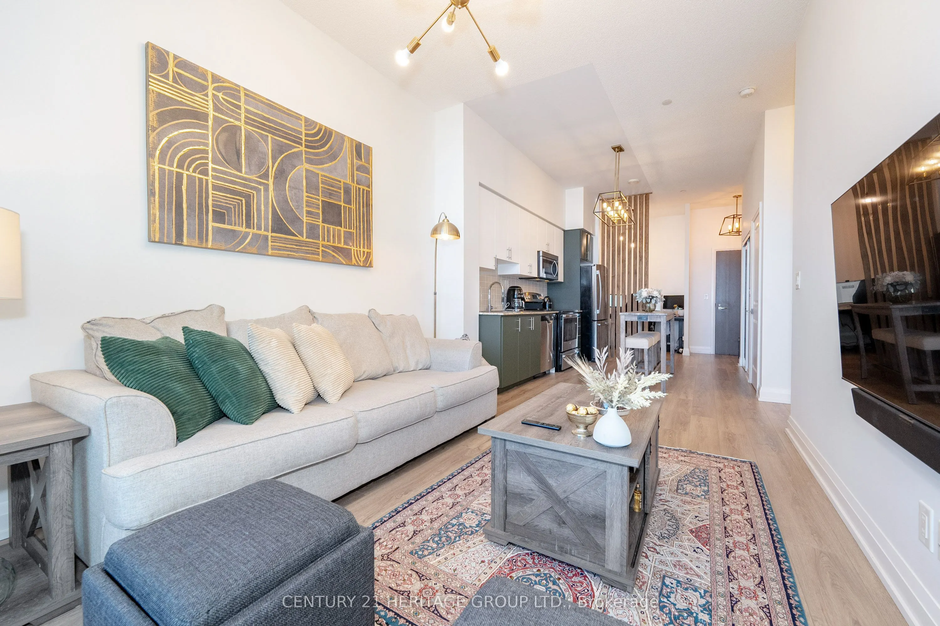 7171 Yonge Street #306